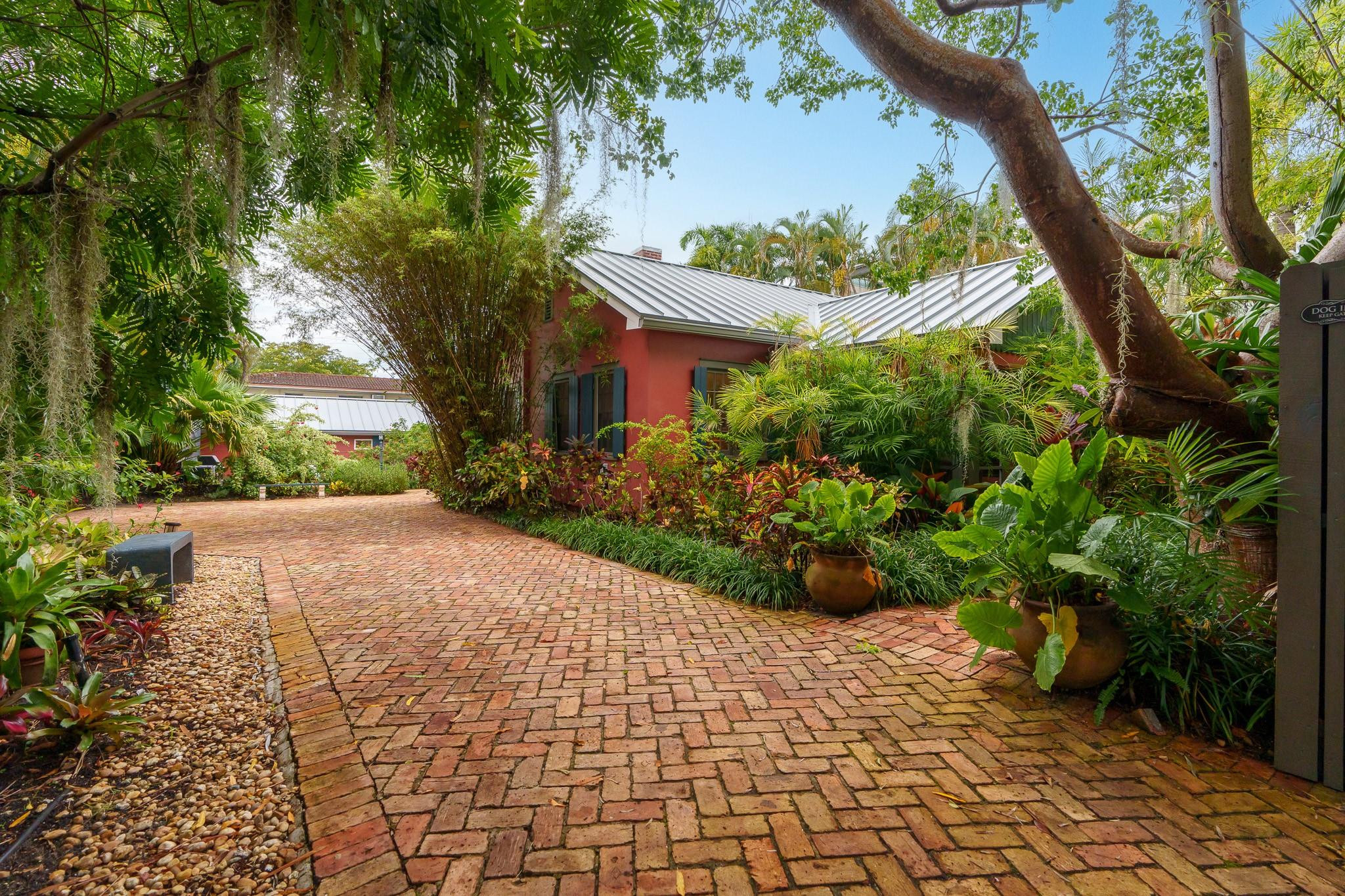 VICTORIA PARK CORR AMEN PLAT - Residential Lease