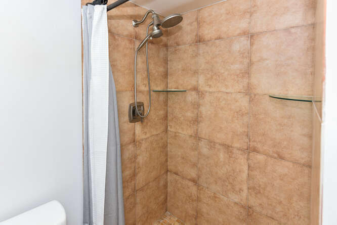 PINES OF JUPITER/TEQUESTA CONDO - Residential Lease
