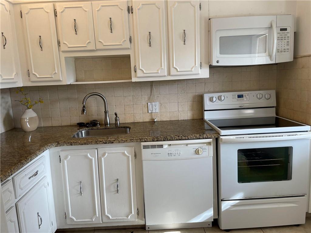 PALM-AIRE County Club - Residential