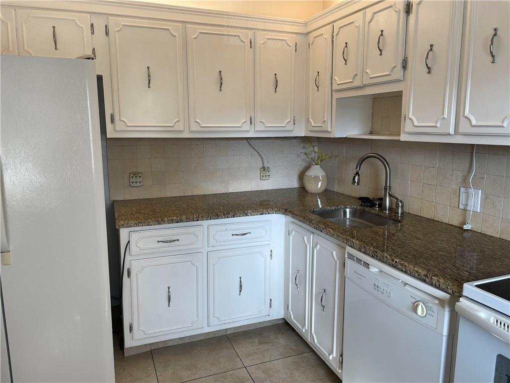 PALM-AIRE County Club - Residential