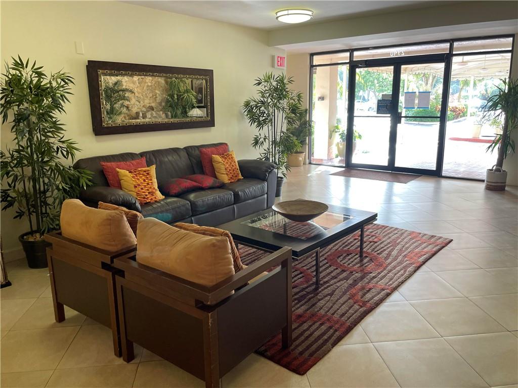PALM-AIRE County Club - Residential