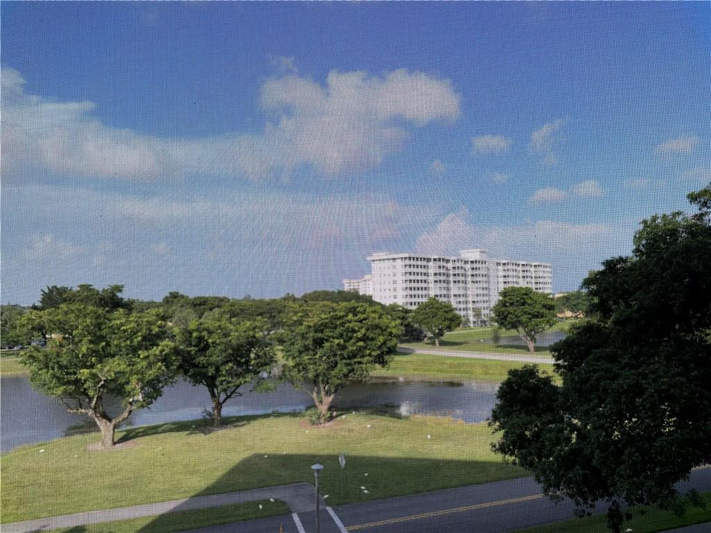 PALM-AIRE County Club - Residential
