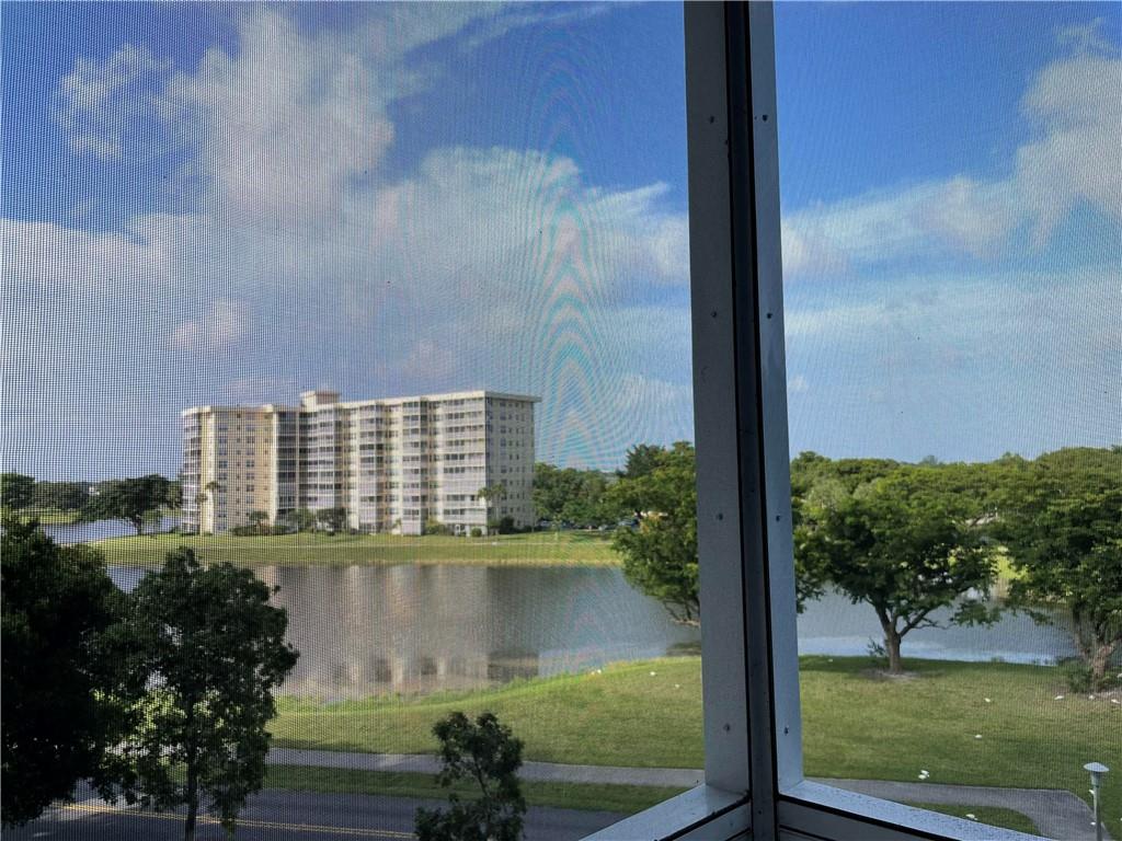 PALM-AIRE County Club - Residential