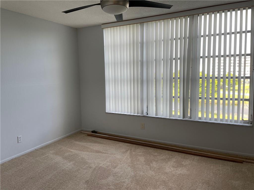 PALM-AIRE County Club - Residential