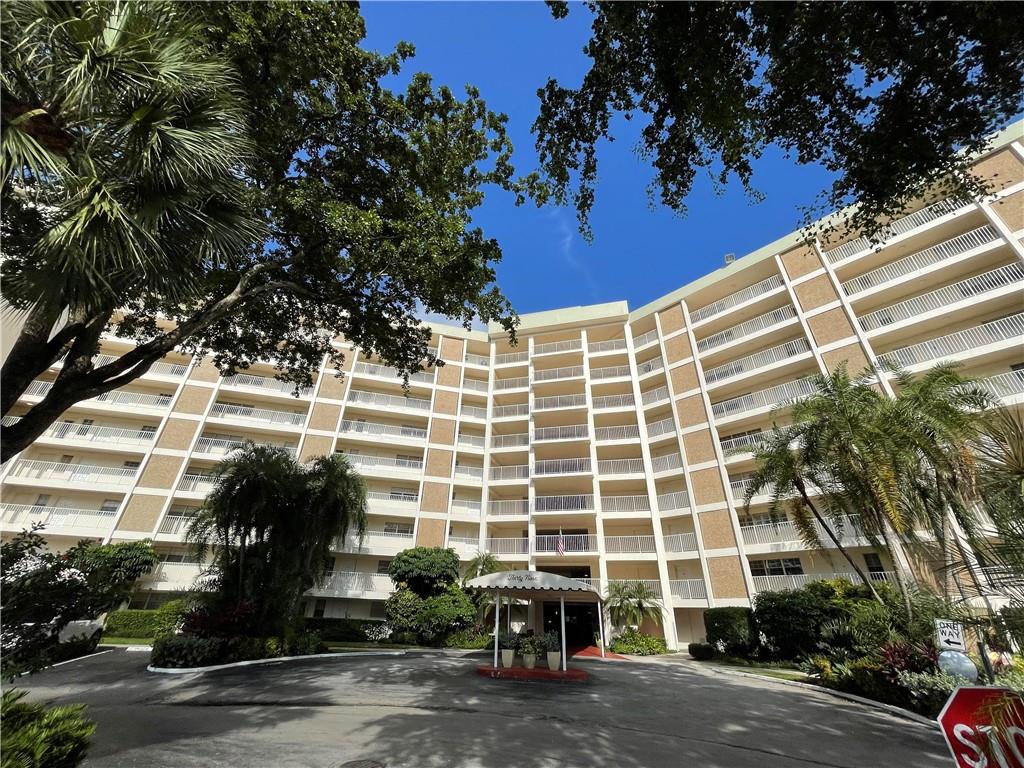 PALM-AIRE County Club - Residential