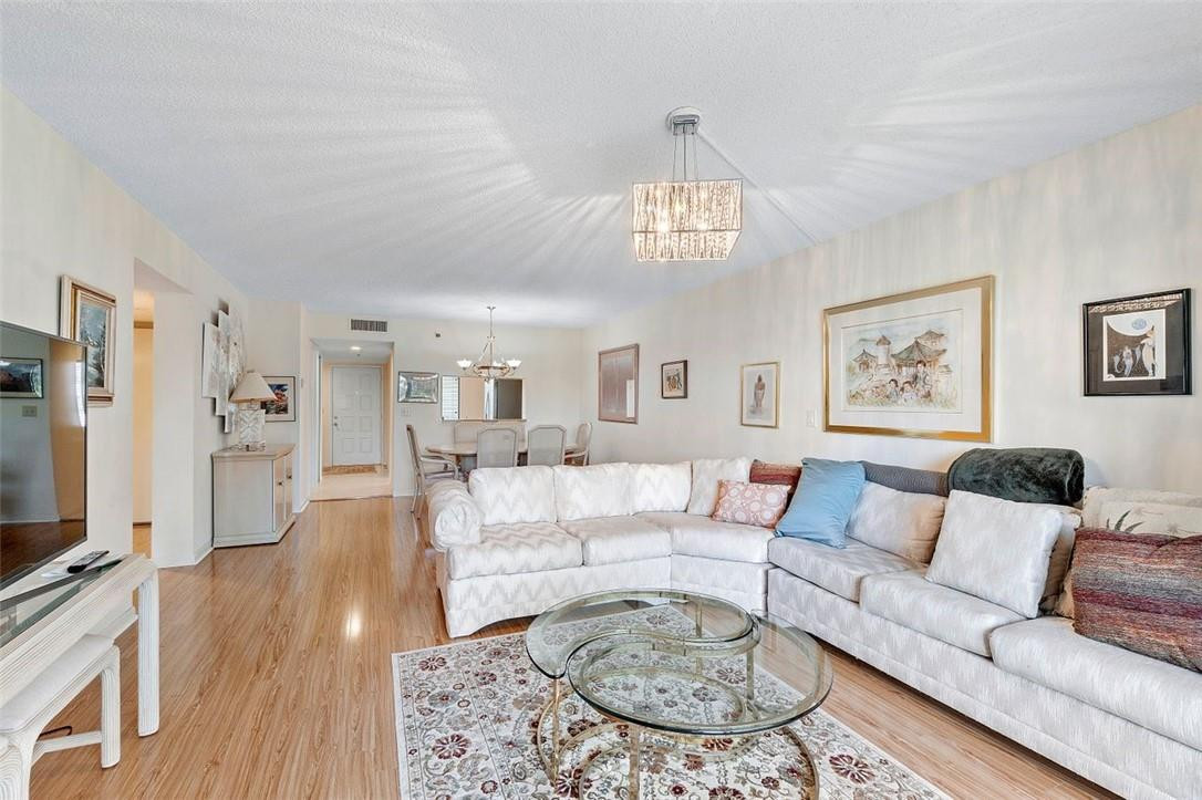 Huntington Lakes Sec Five - Residential