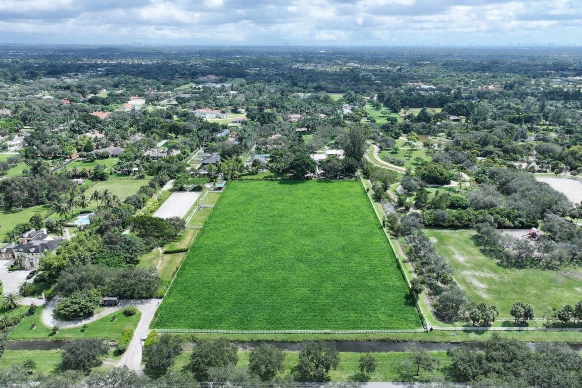 SUNSHINE RANCHES - Land