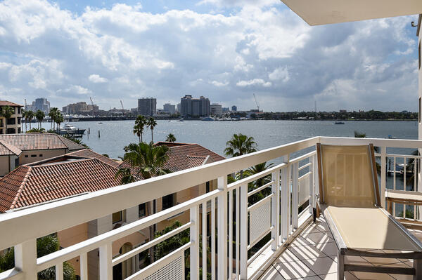 LAKE TOWERS CONDO - Residential Lease
