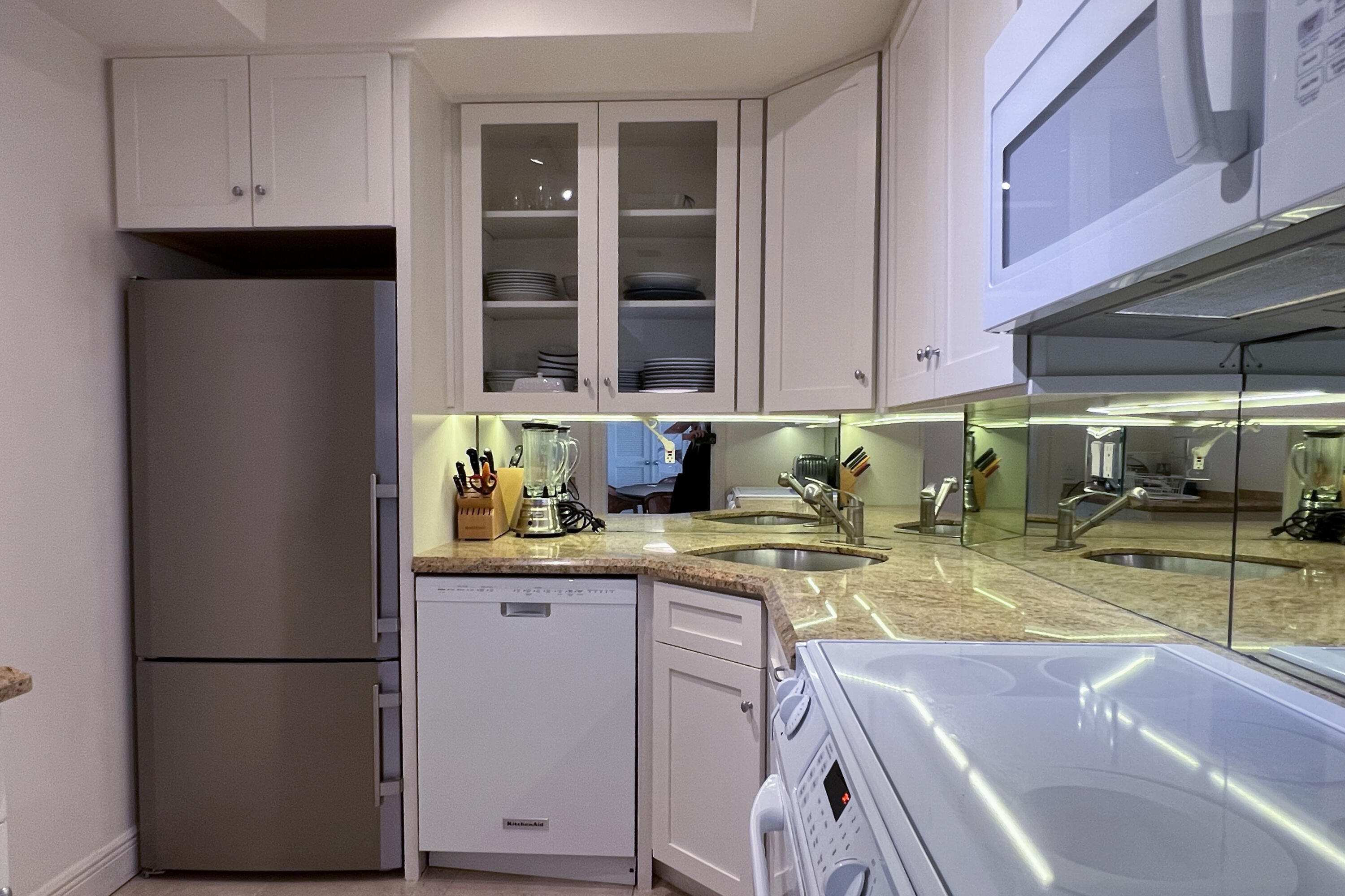 LAKE TOWERS CONDO - Residential Lease