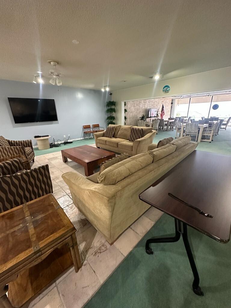 LE CHATEAU ROYAL CONDO - Residential Lease