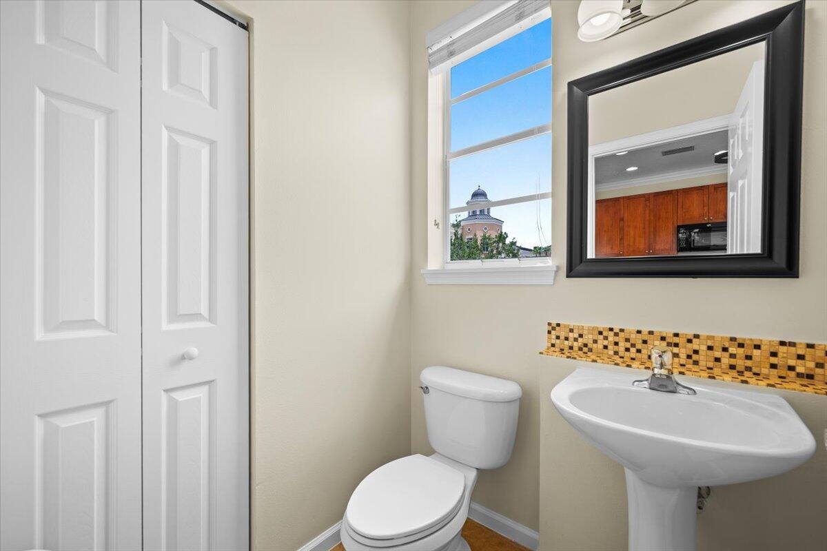GREENWICH - Residential