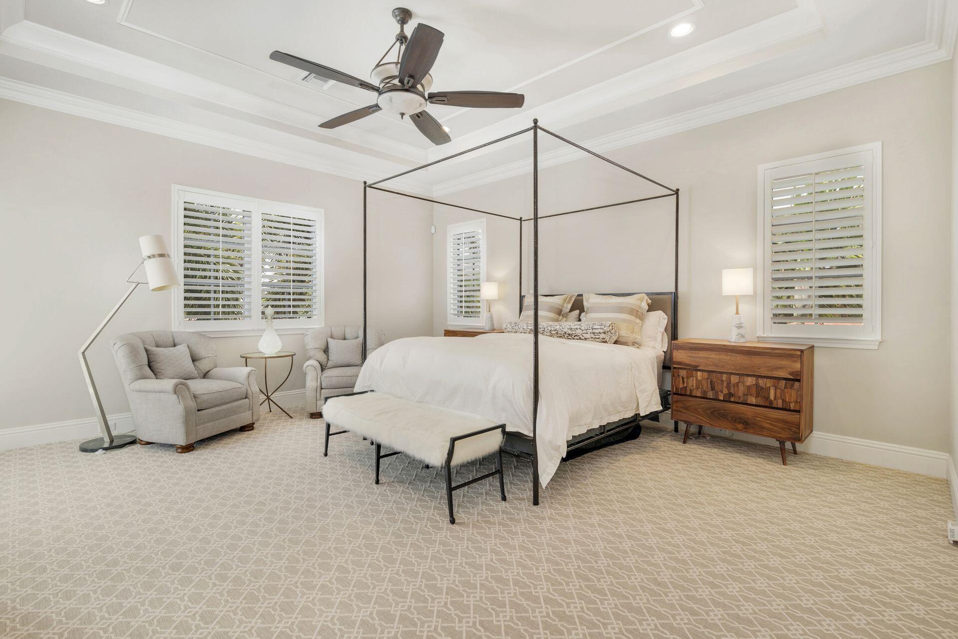 ROYAL PALM YACHT & COUNTRY CLUB - Residential