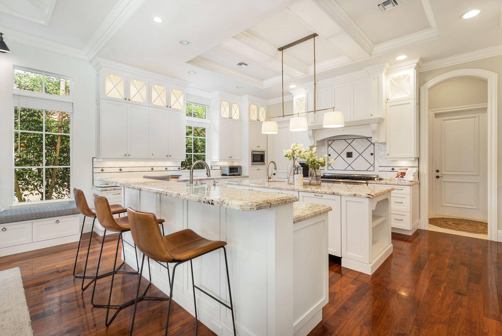 ROYAL PALM YACHT & COUNTRY CLUB - Residential