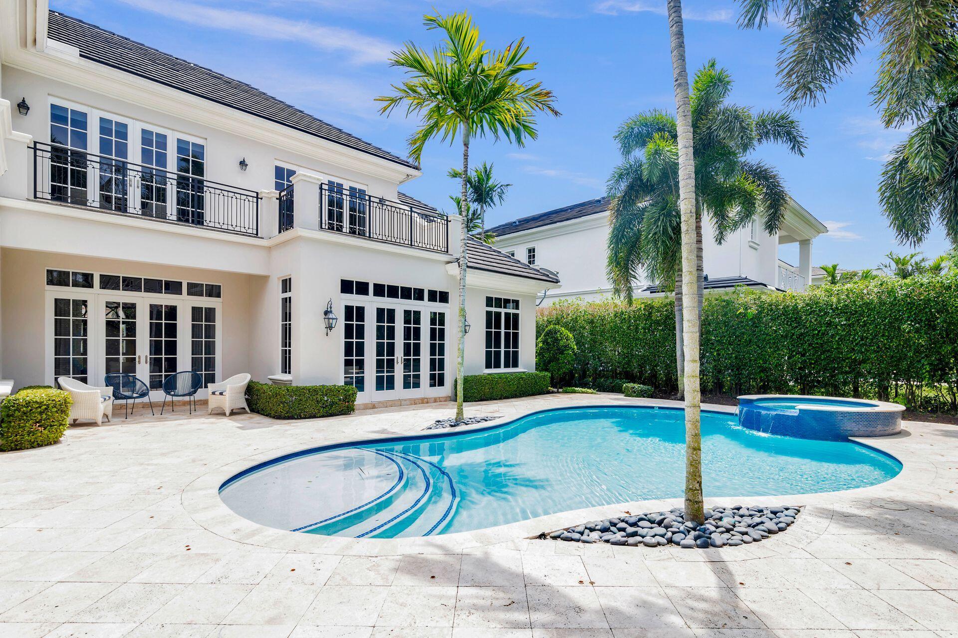 ROYAL PALM YACHT & COUNTRY CLUB - Residential