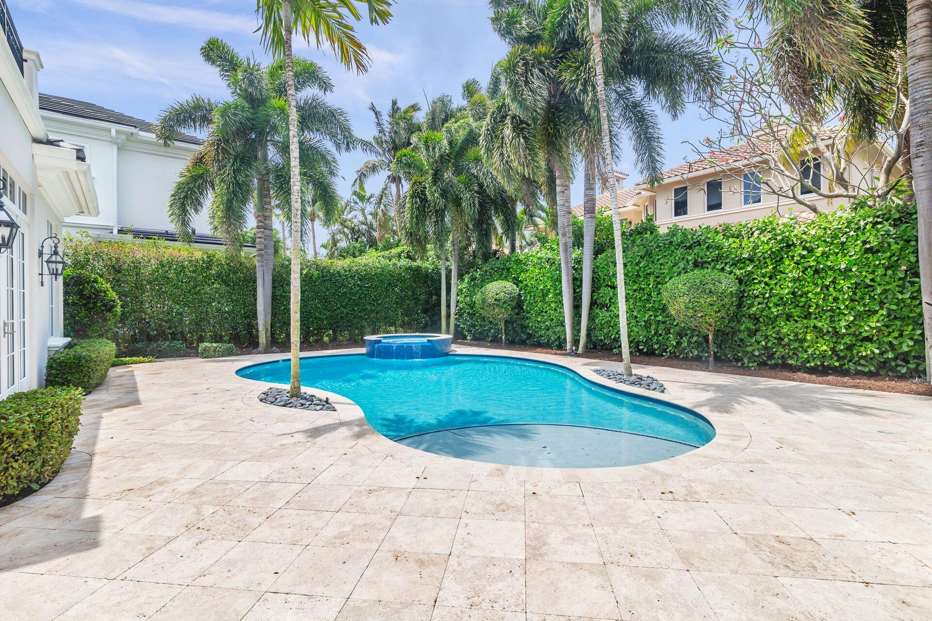 ROYAL PALM YACHT & COUNTRY CLUB - Residential