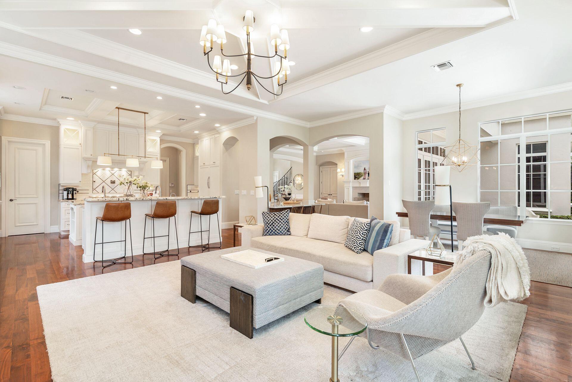 ROYAL PALM YACHT & COUNTRY CLUB - Residential