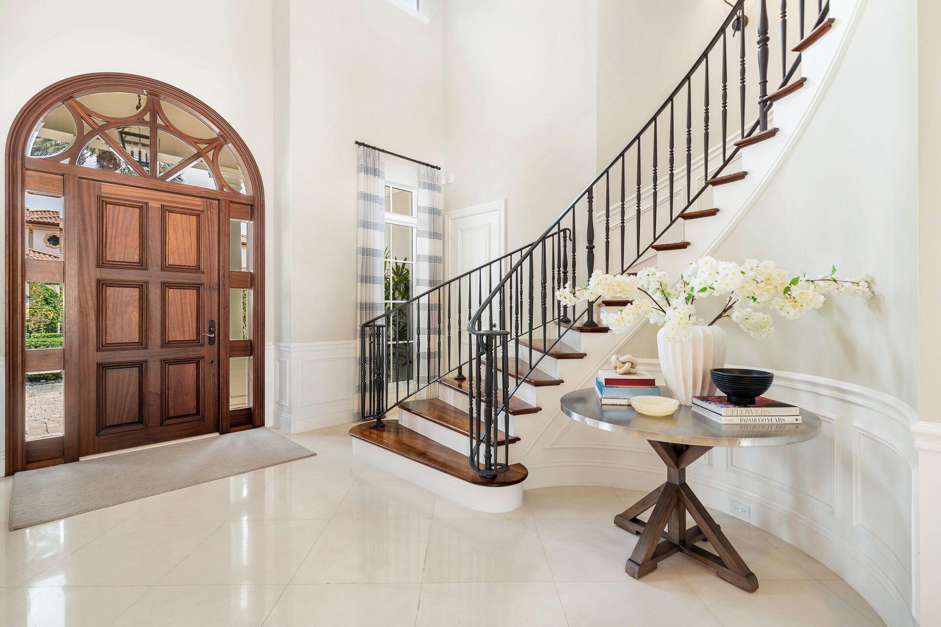 ROYAL PALM YACHT & COUNTRY CLUB - Residential