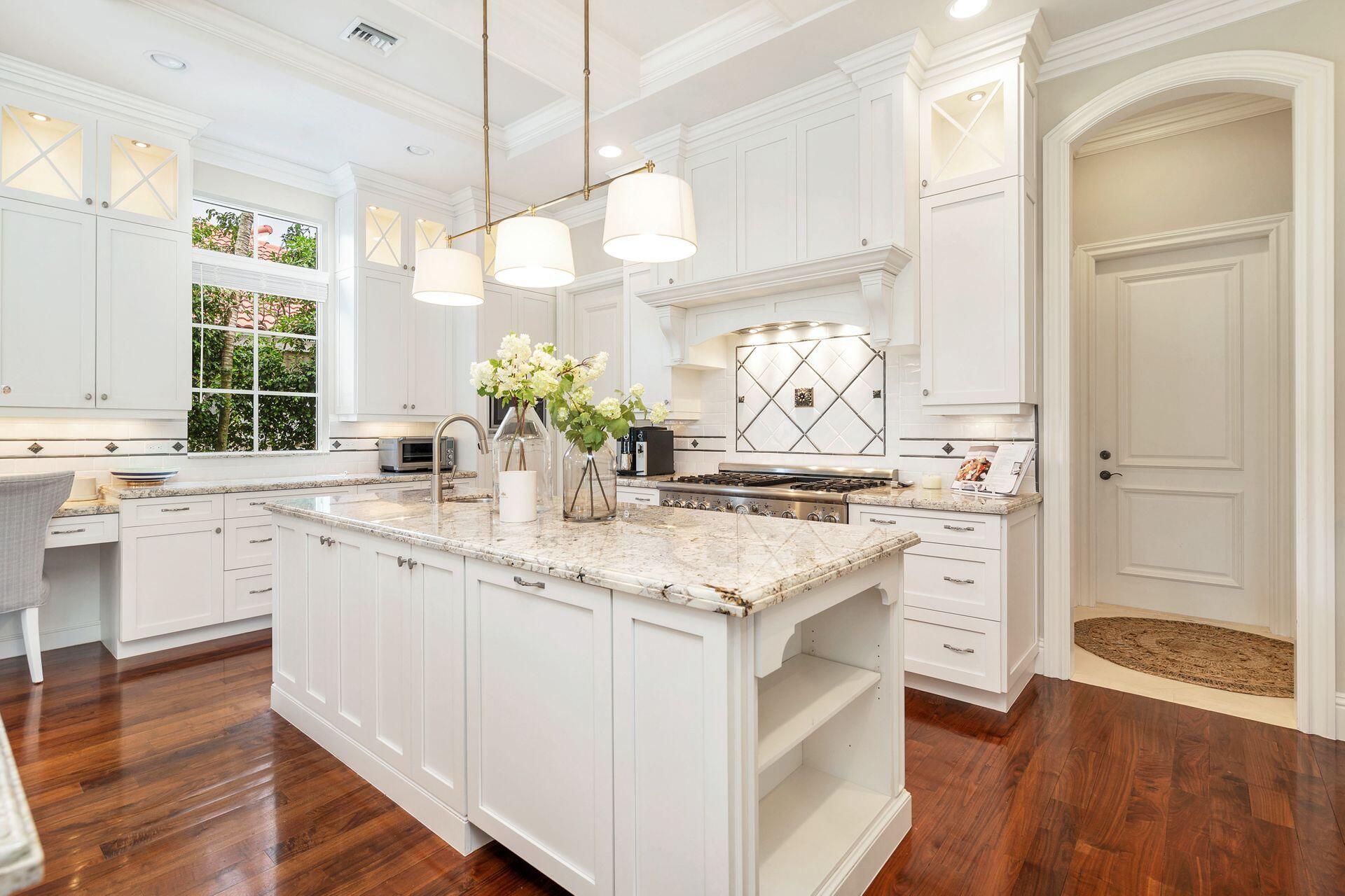 ROYAL PALM YACHT & COUNTRY CLUB - Residential