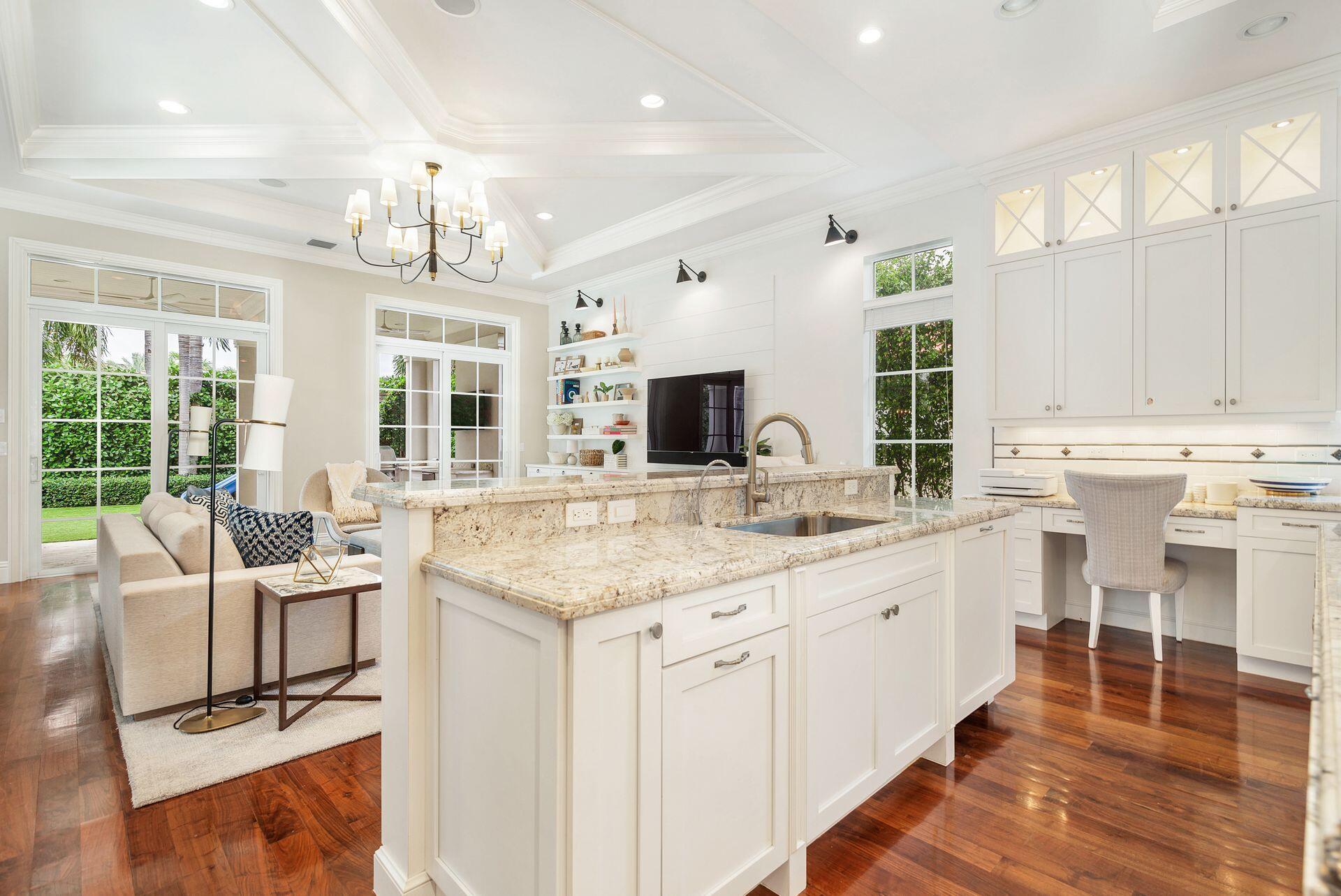 ROYAL PALM YACHT & COUNTRY CLUB - Residential