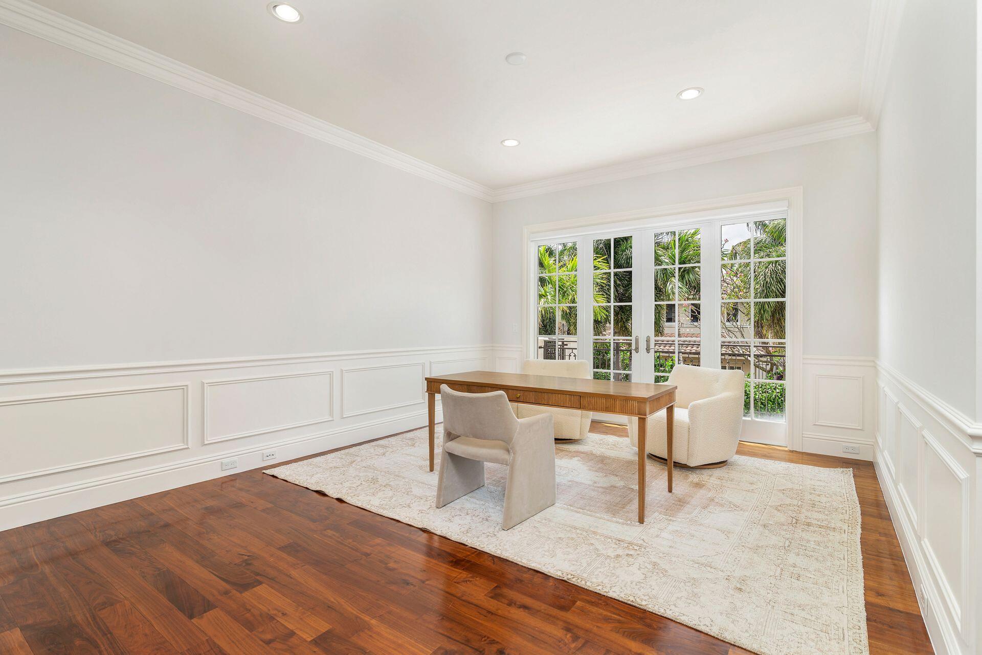 ROYAL PALM YACHT & COUNTRY CLUB - Residential
