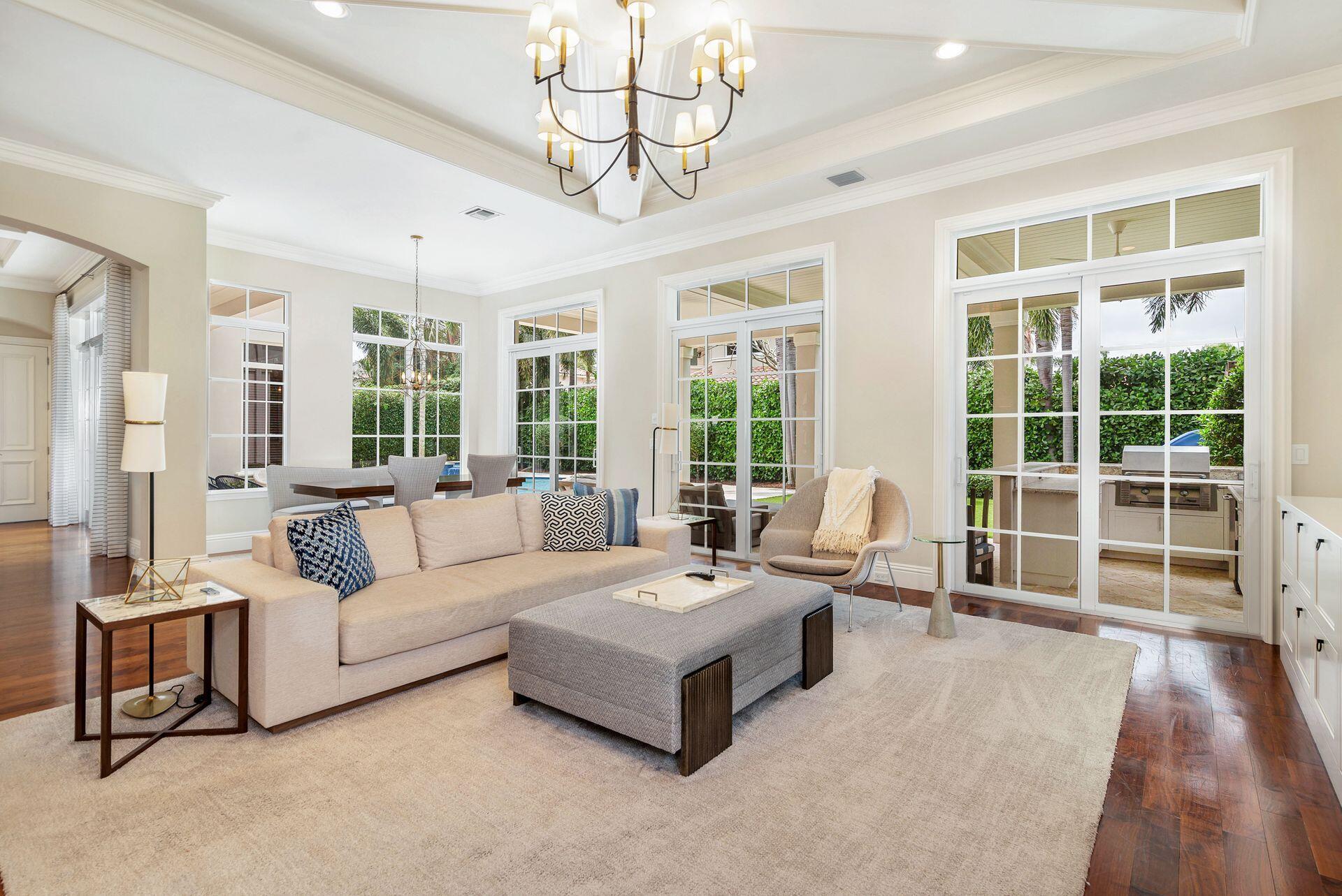 ROYAL PALM YACHT & COUNTRY CLUB - Residential