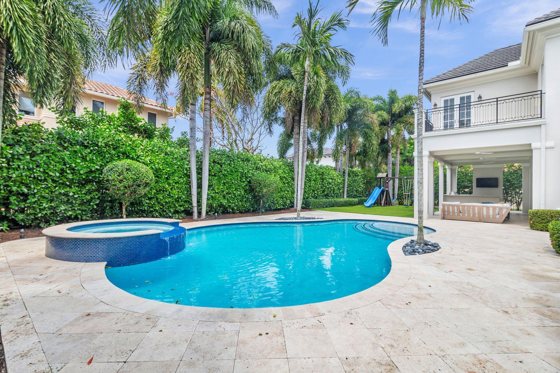 ROYAL PALM YACHT & COUNTRY CLUB - Residential