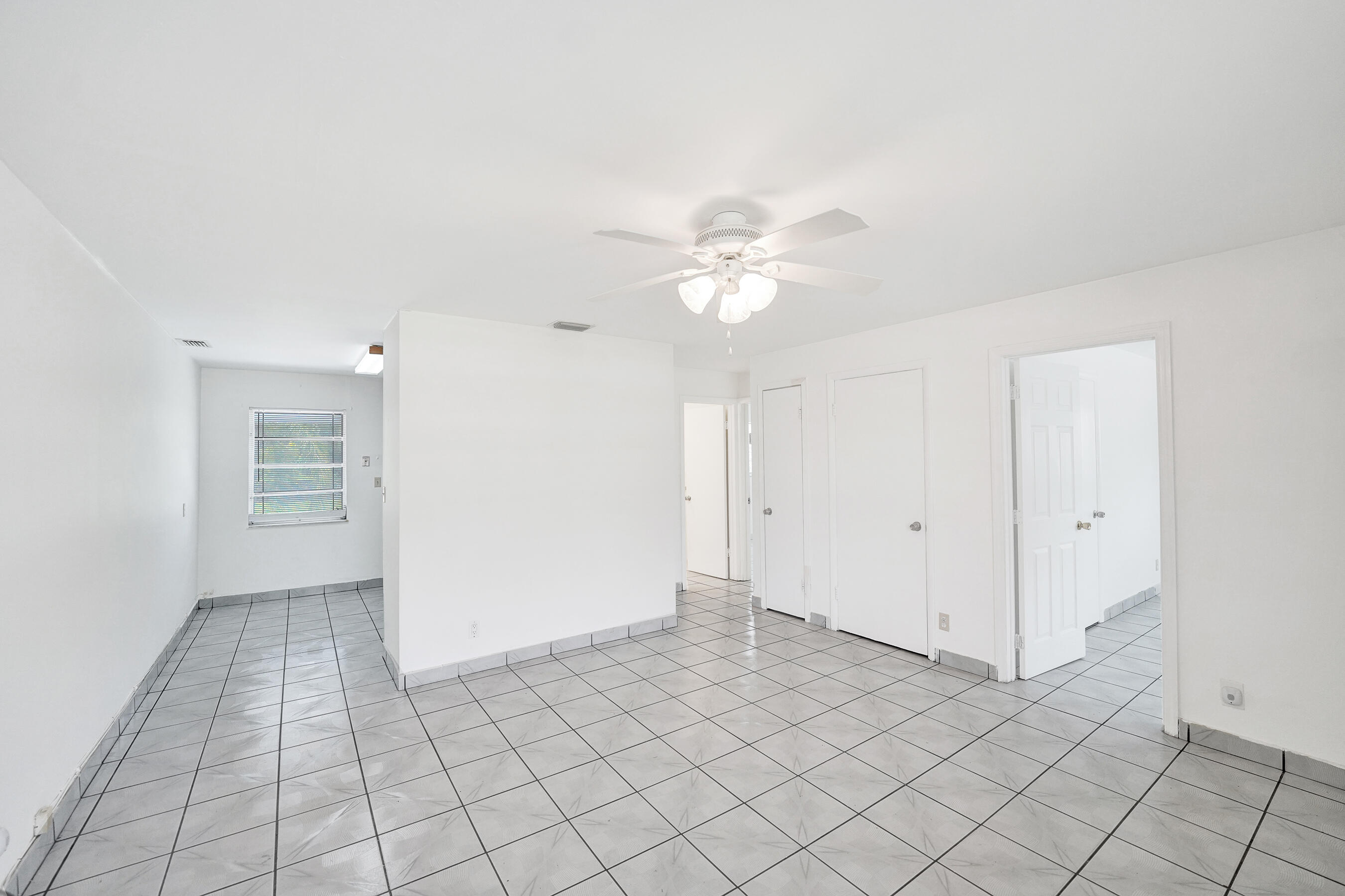 HOLLYWOOD BEACH HEIGHTS SEC - Residential Income