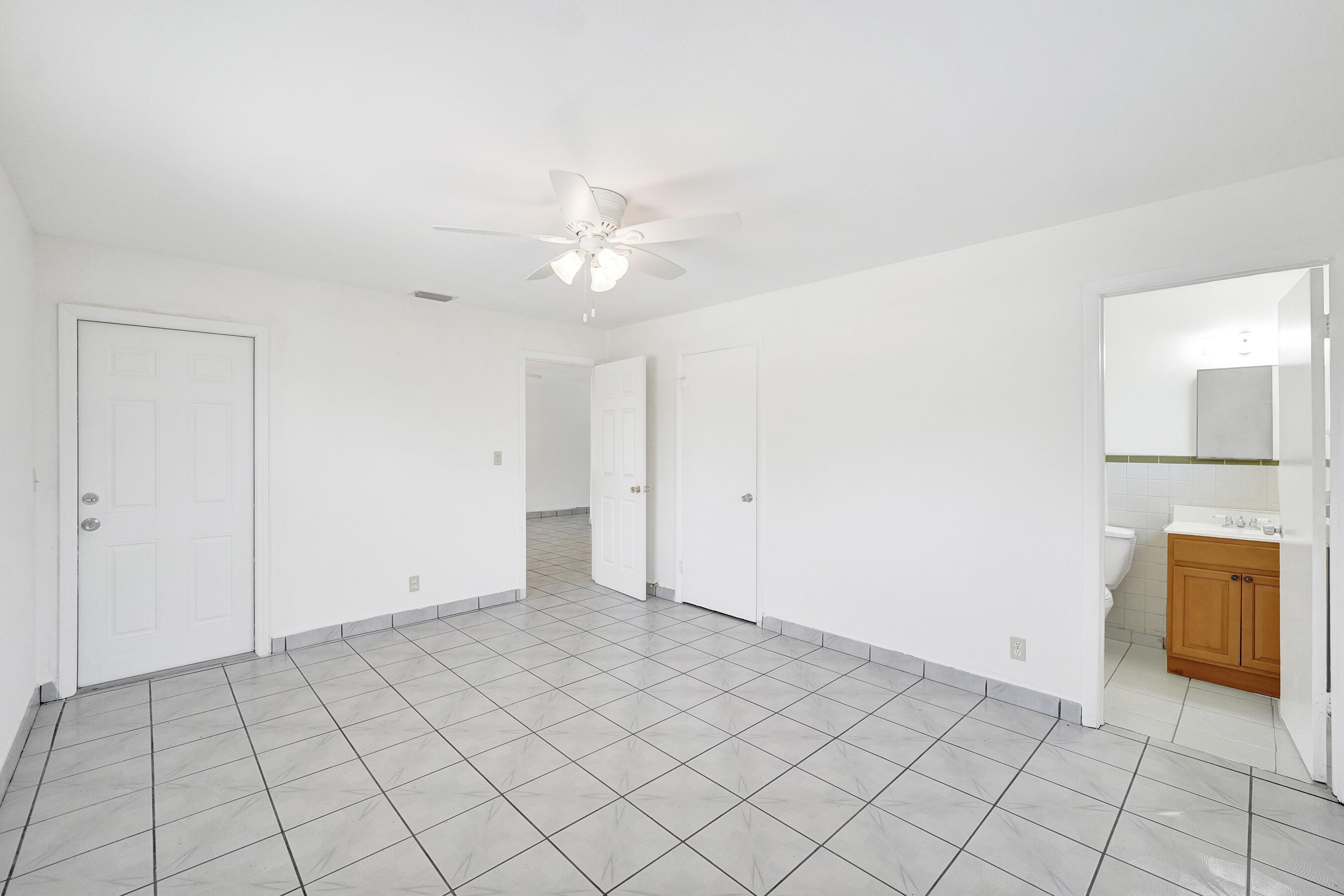 HOLLYWOOD BEACH HEIGHTS SEC - Residential Income