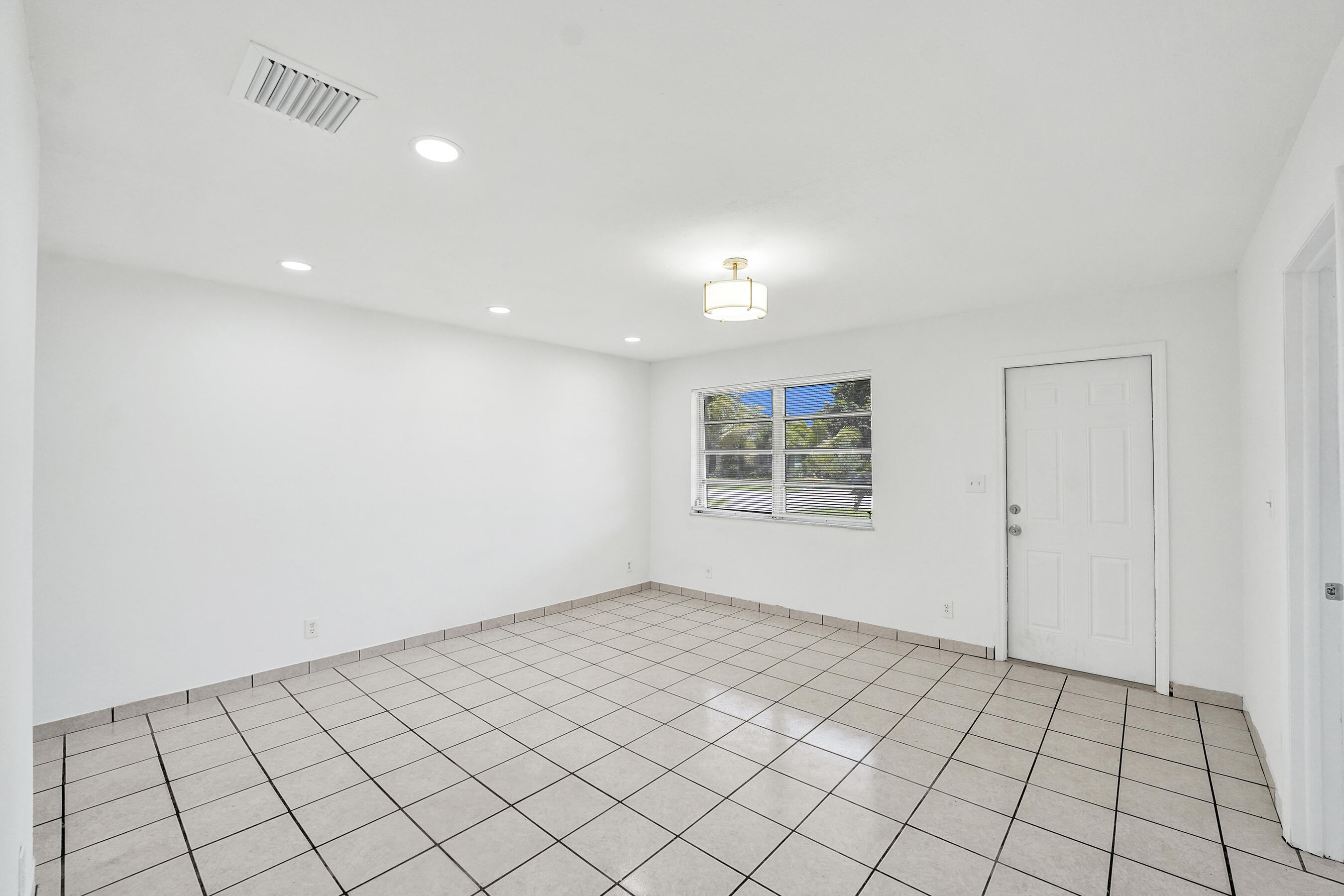HOLLYWOOD BEACH HEIGHTS SEC - Residential Income