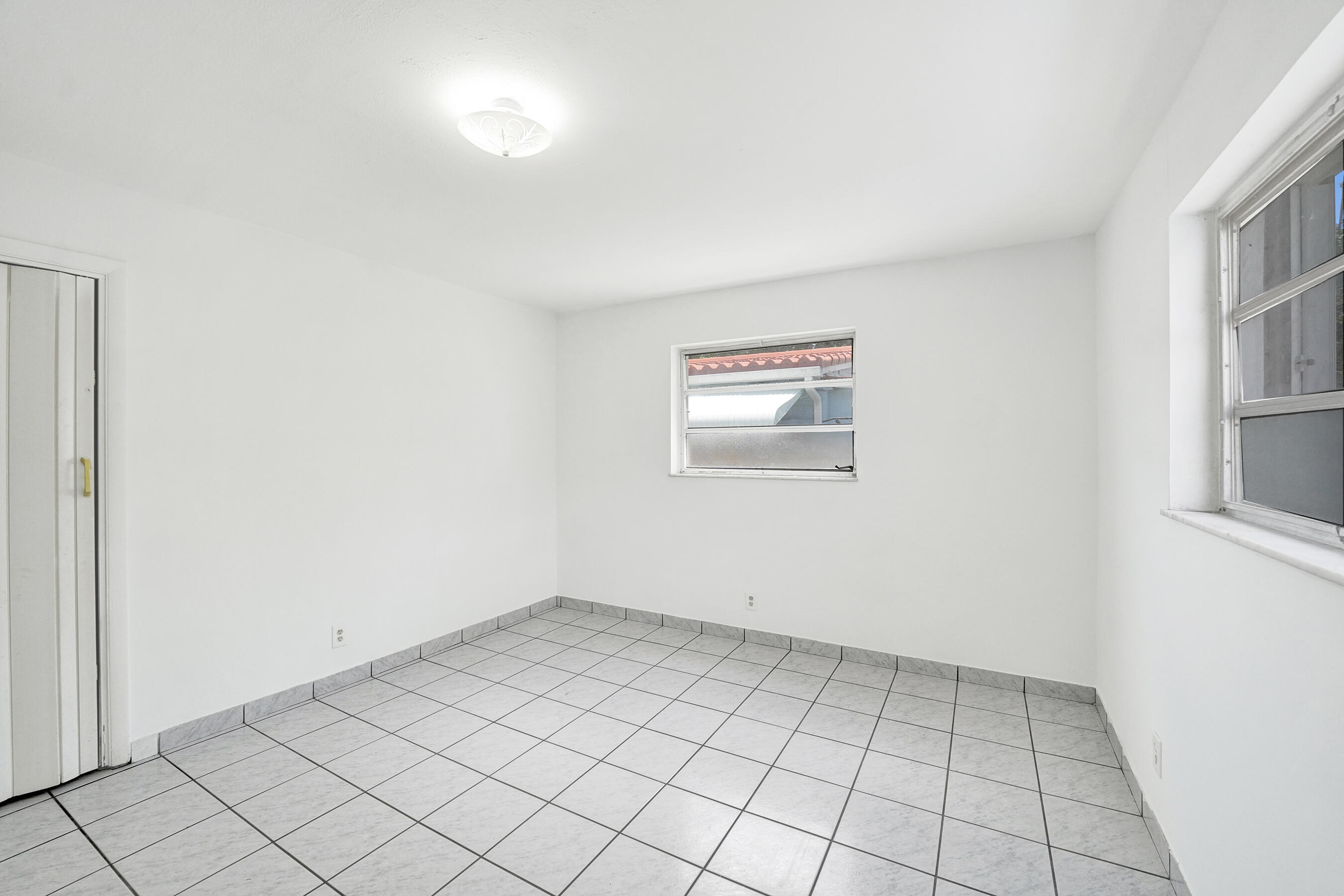 HOLLYWOOD BEACH HEIGHTS SEC - Residential Income