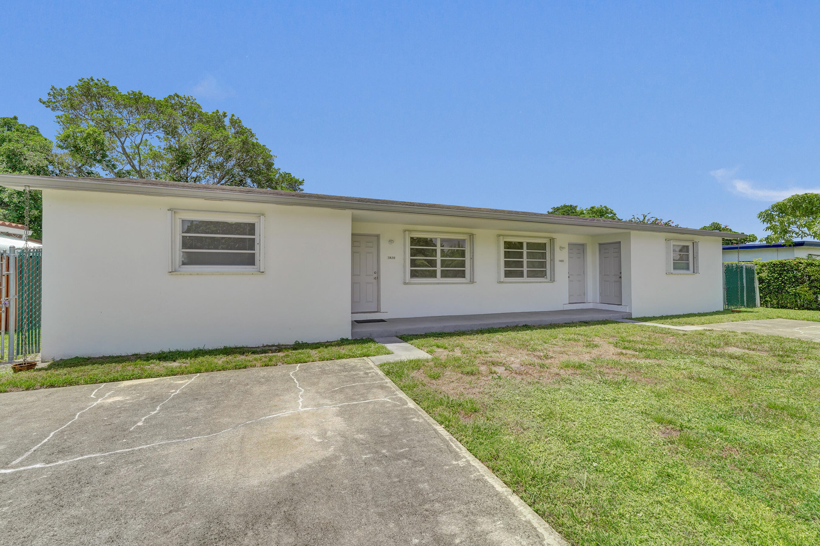 HOLLYWOOD BEACH HEIGHTS SEC - Residential Income