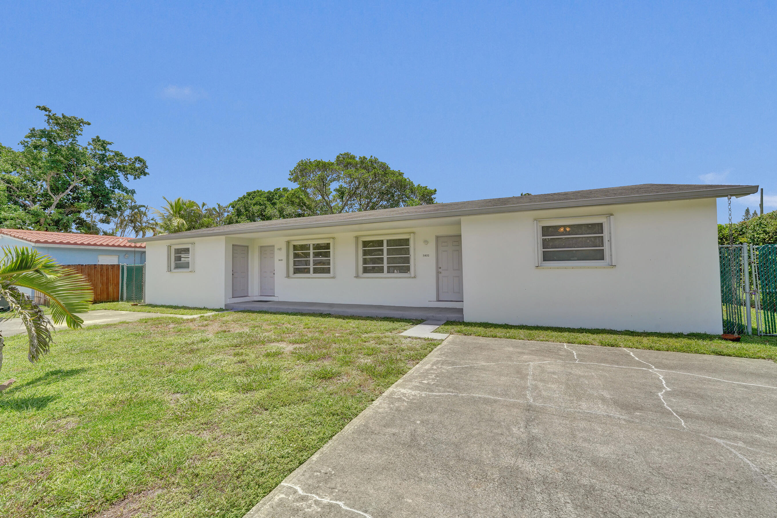 HOLLYWOOD BEACH HEIGHTS SEC - Residential Income