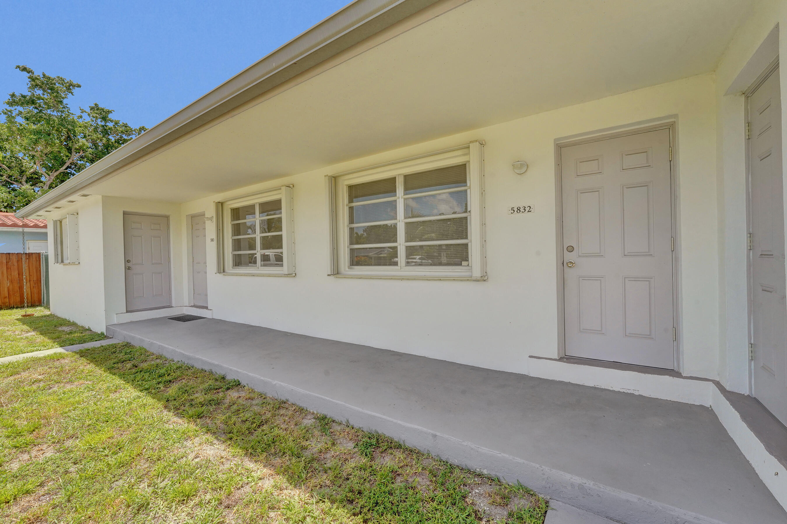 HOLLYWOOD BEACH HEIGHTS SEC - Residential Income