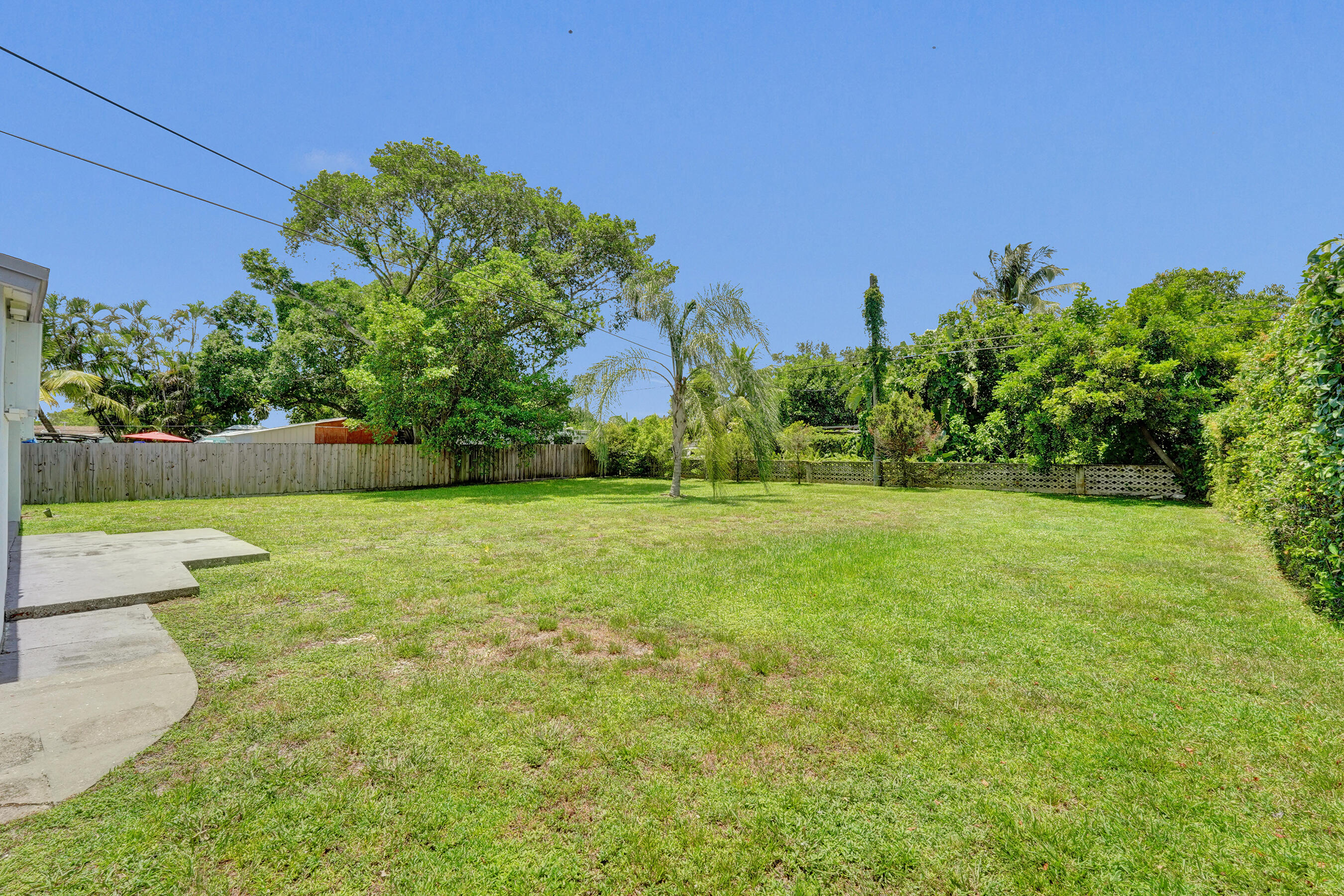 HOLLYWOOD BEACH HEIGHTS SEC - Residential Income