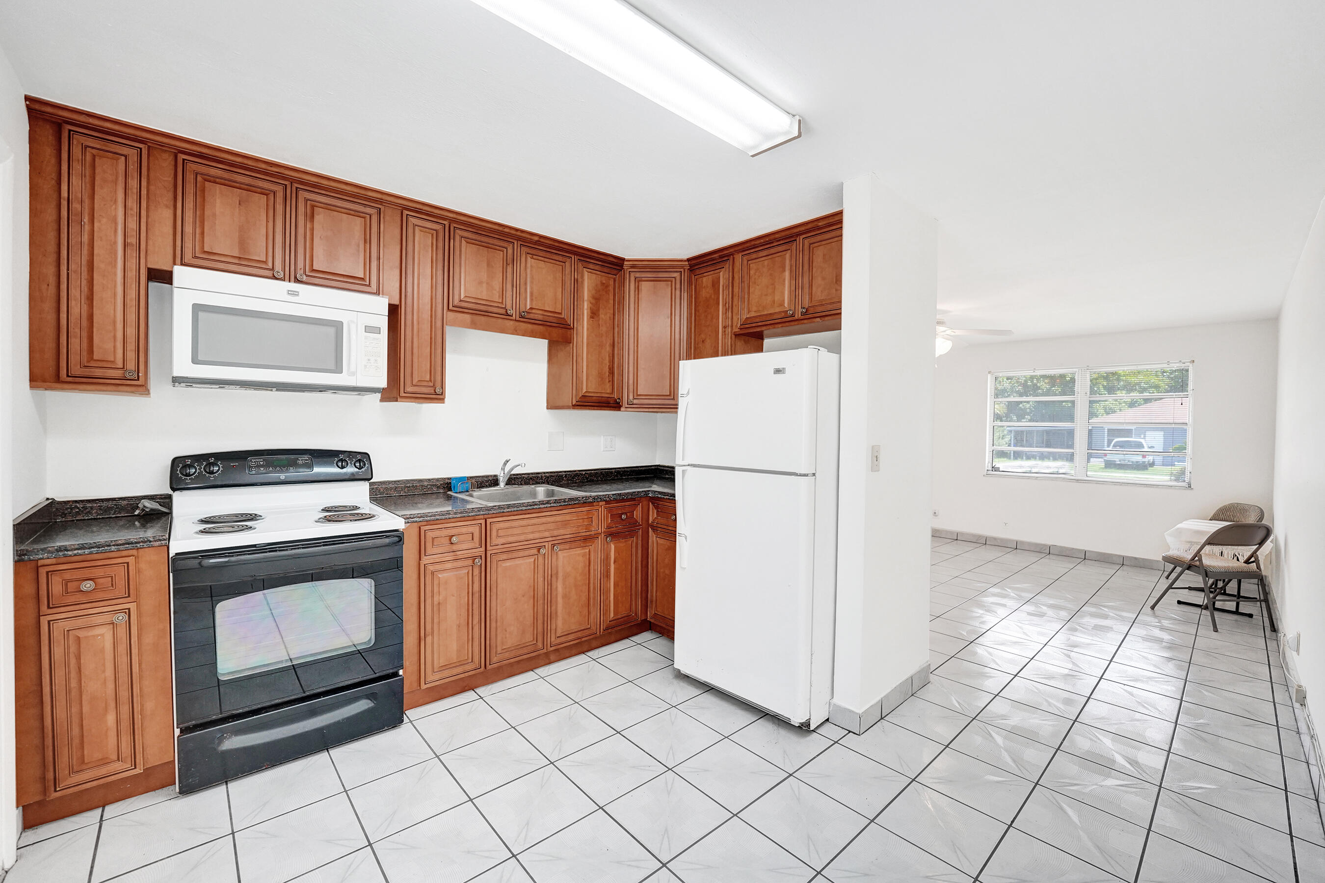 HOLLYWOOD BEACH HEIGHTS SEC - Residential Income