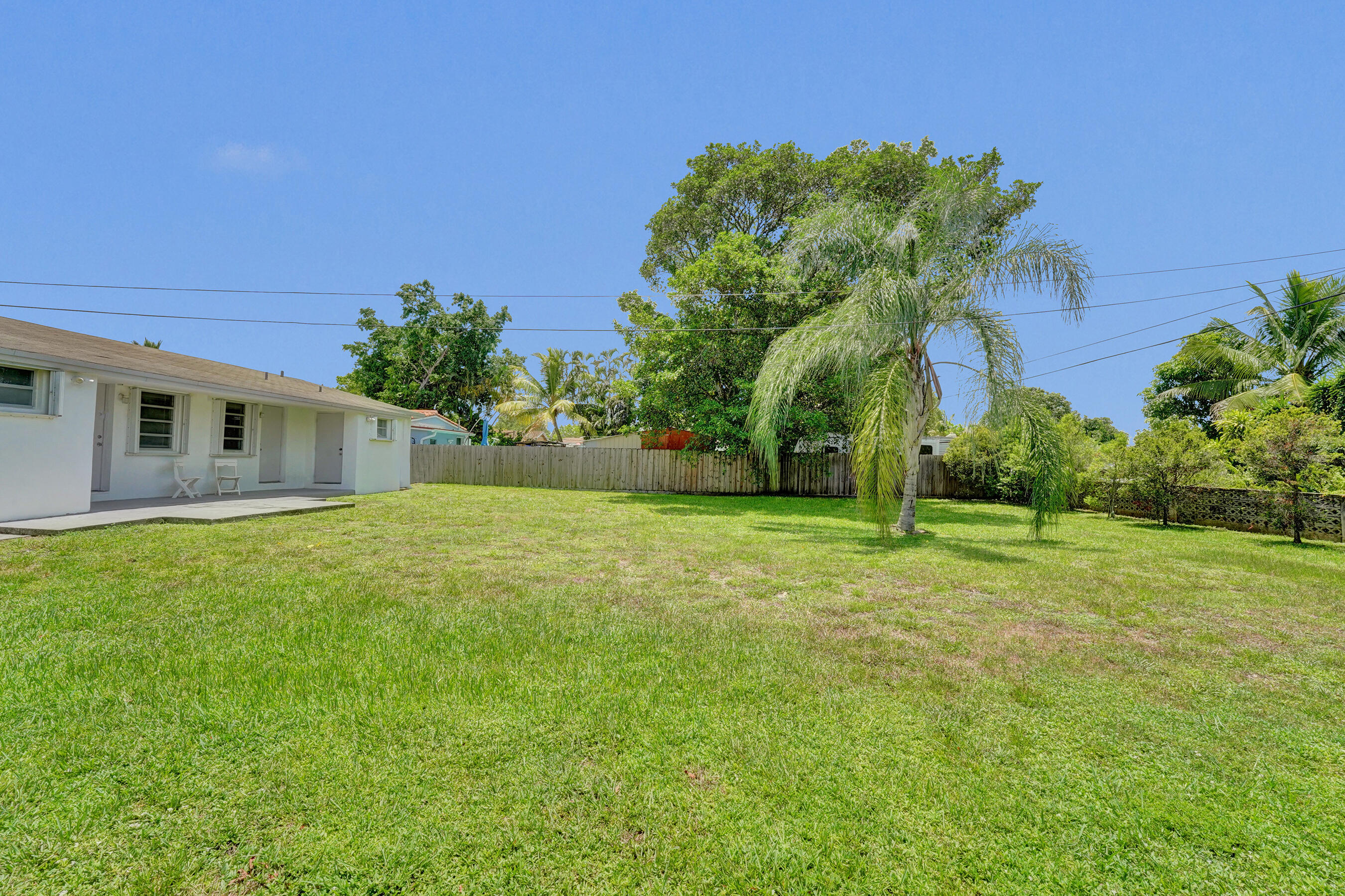 HOLLYWOOD BEACH HEIGHTS SEC - Residential Income