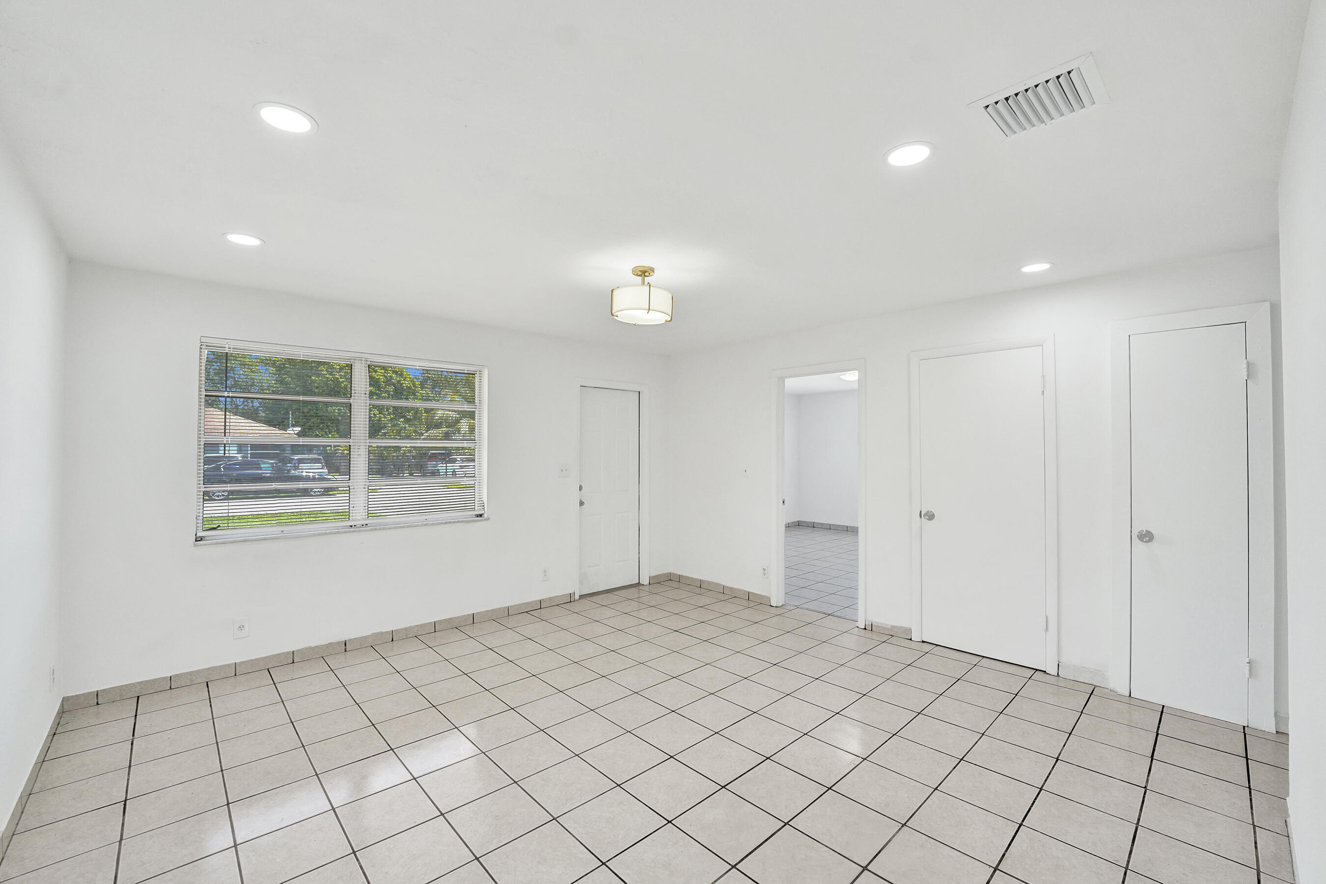 HOLLYWOOD BEACH HEIGHTS SEC - Residential Income
