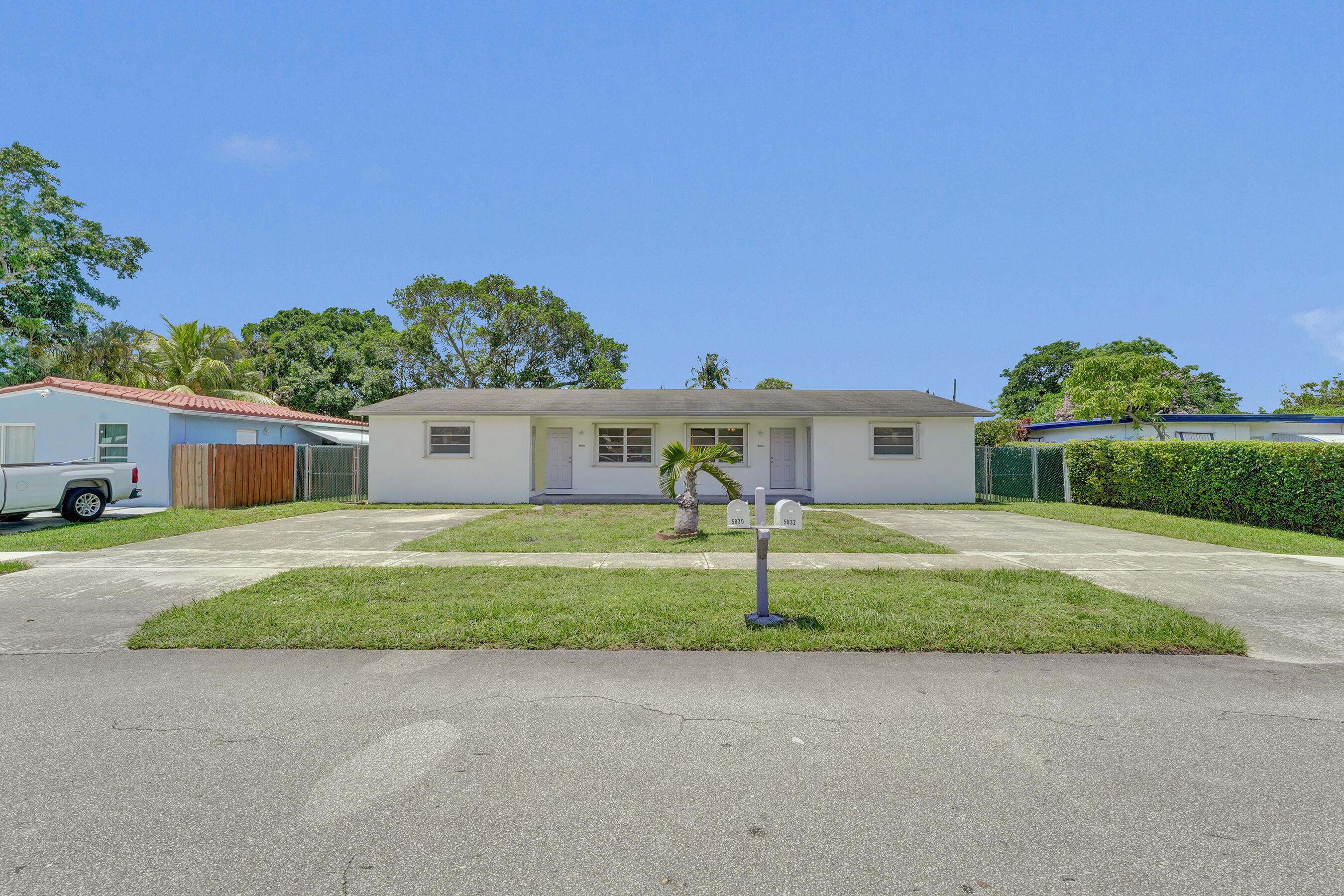 HOLLYWOOD BEACH HEIGHTS SEC - Residential Income