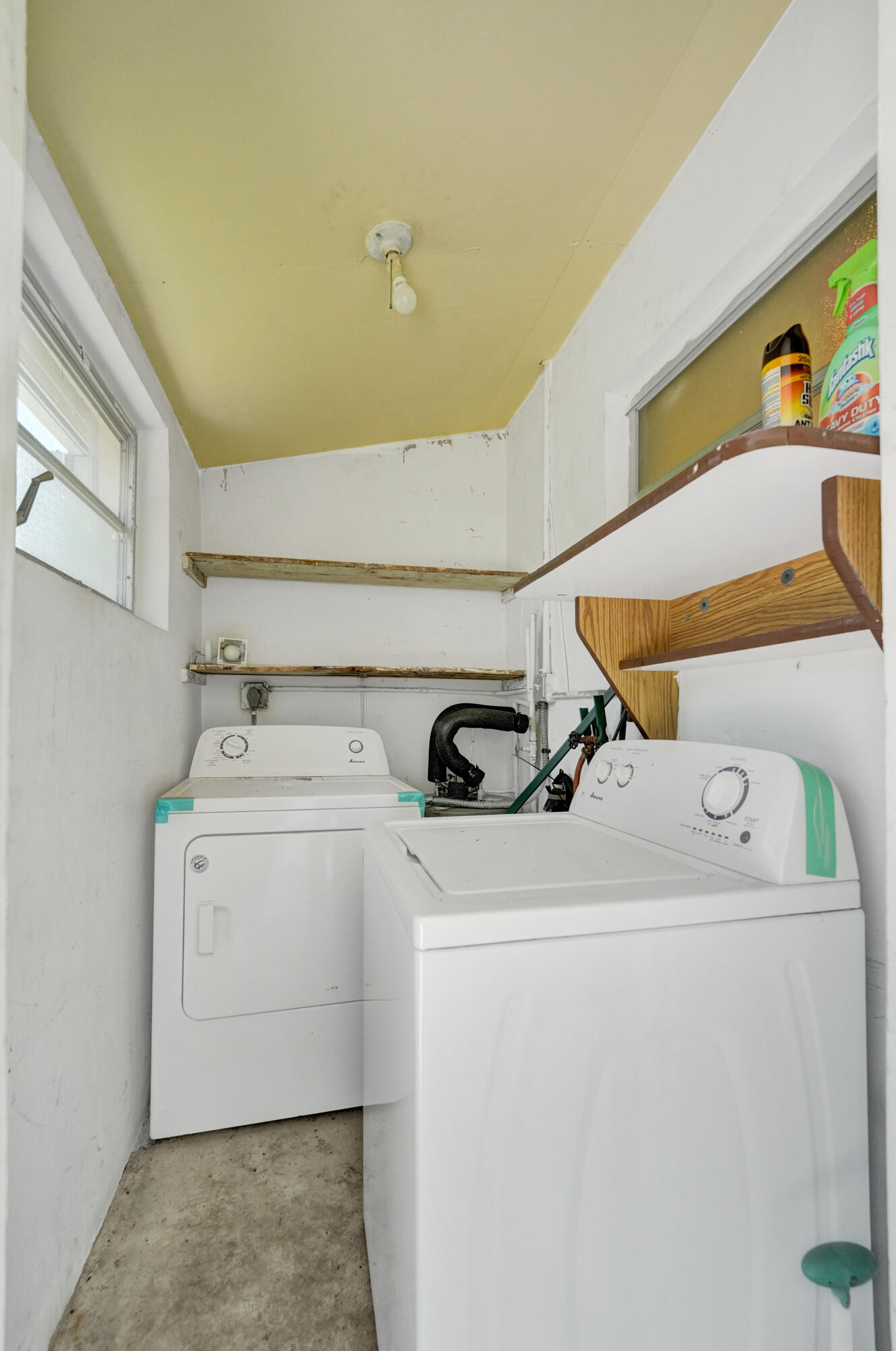 HOLLYWOOD BEACH HEIGHTS SEC - Residential Income