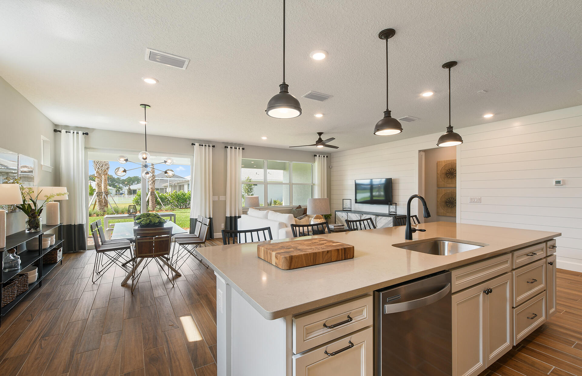 COSTA POINTE - Residential