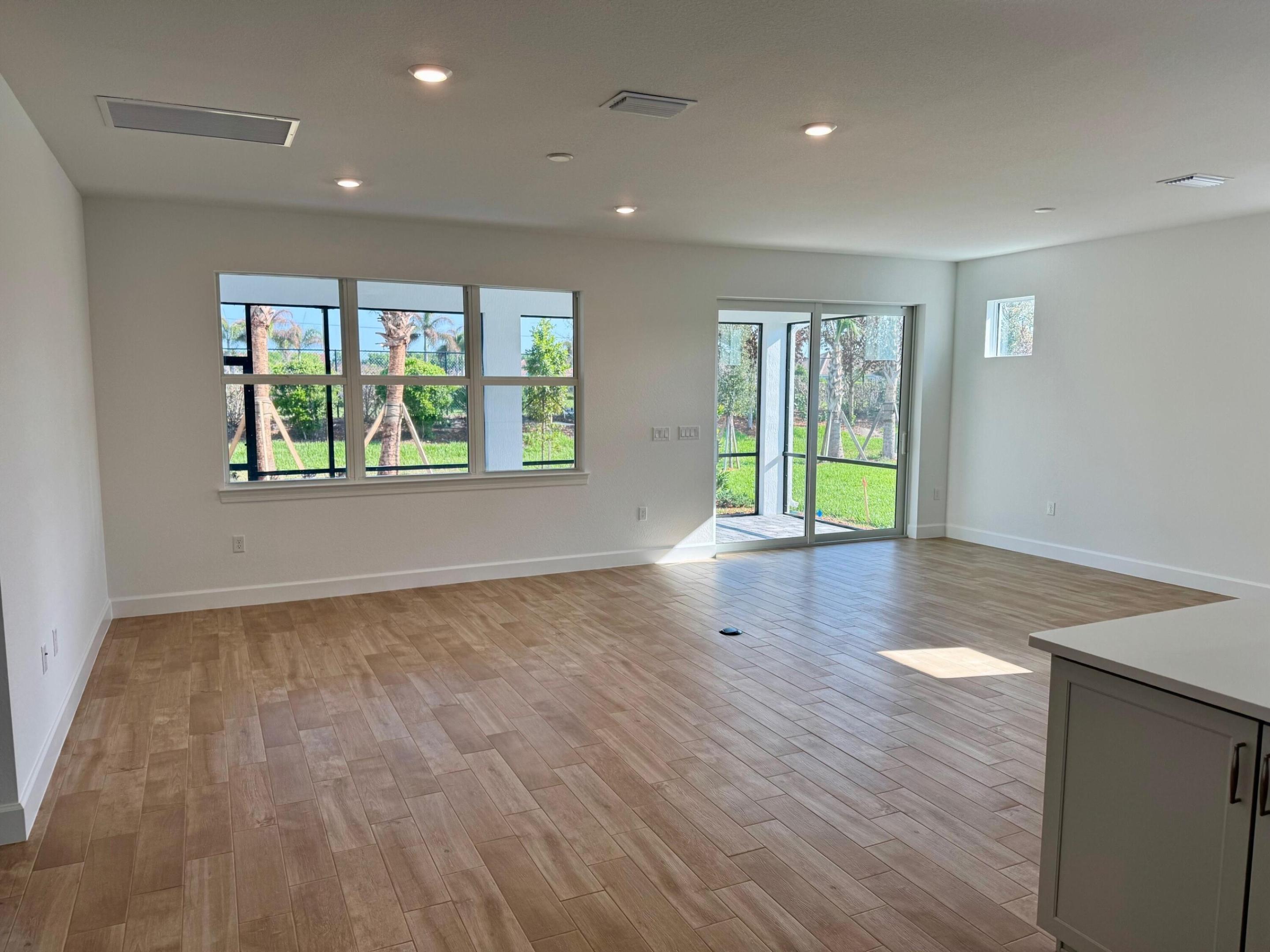 COSTA POINTE - Residential