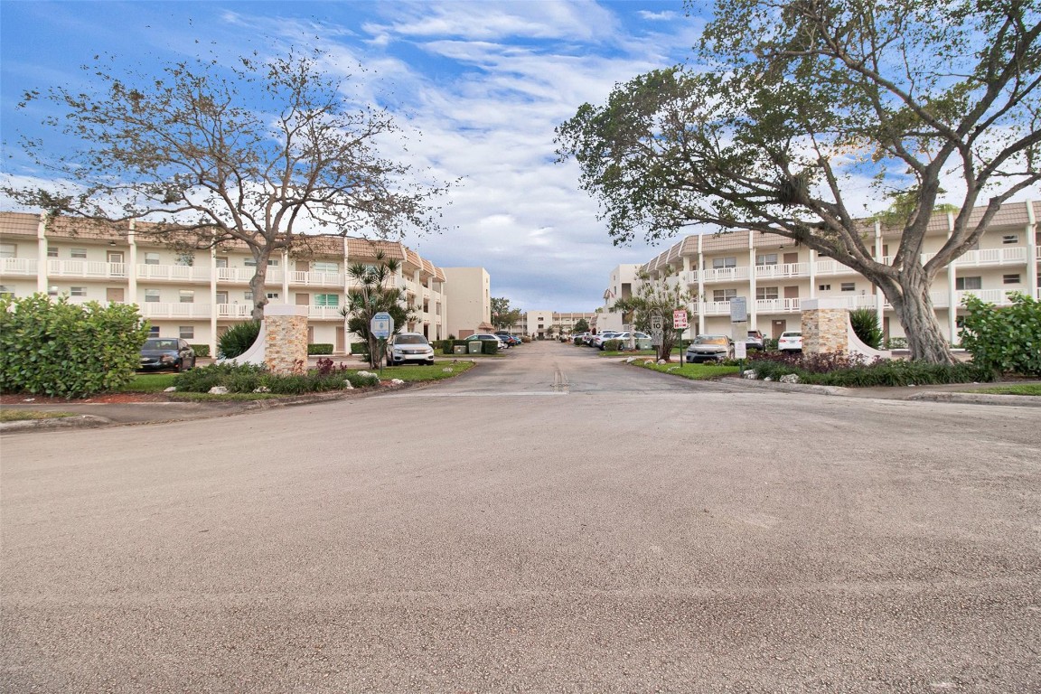 Royal Park Gardens III - Residential