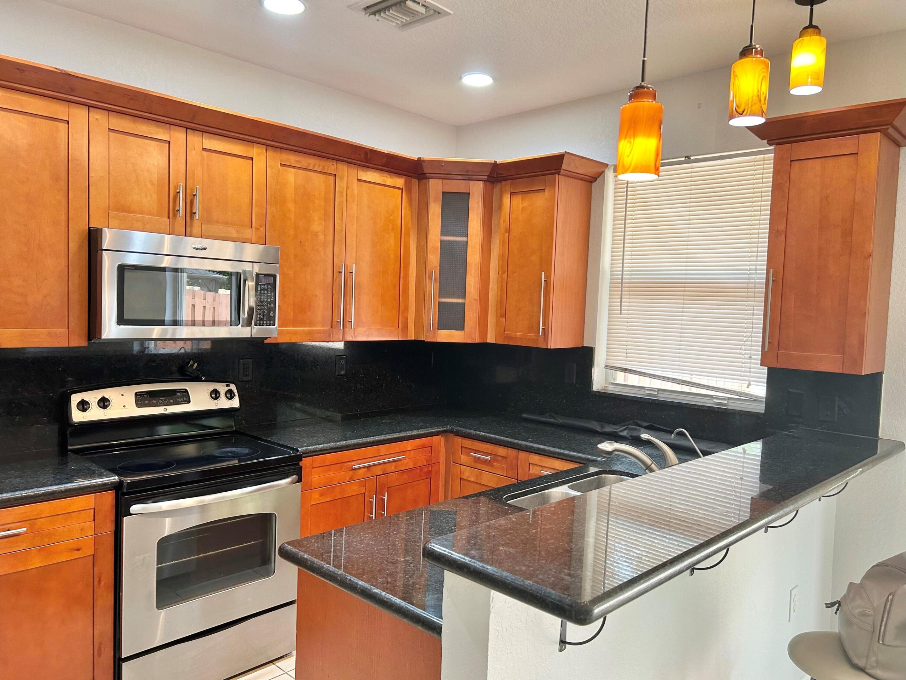 HIDDEN COVE CONDO - Residential Lease