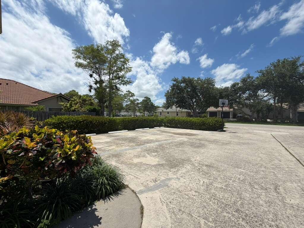 SUGAR POND MANOR OF WELLINGTON - Residential Lease