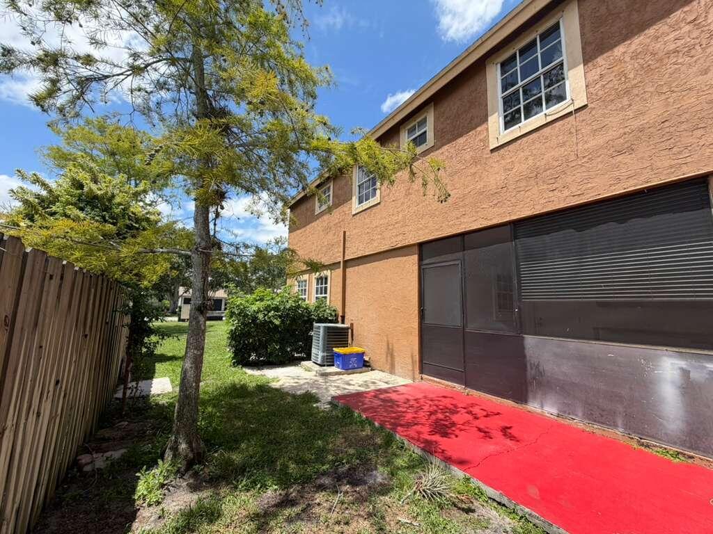 SUGAR POND MANOR OF WELLINGTON - Residential Lease