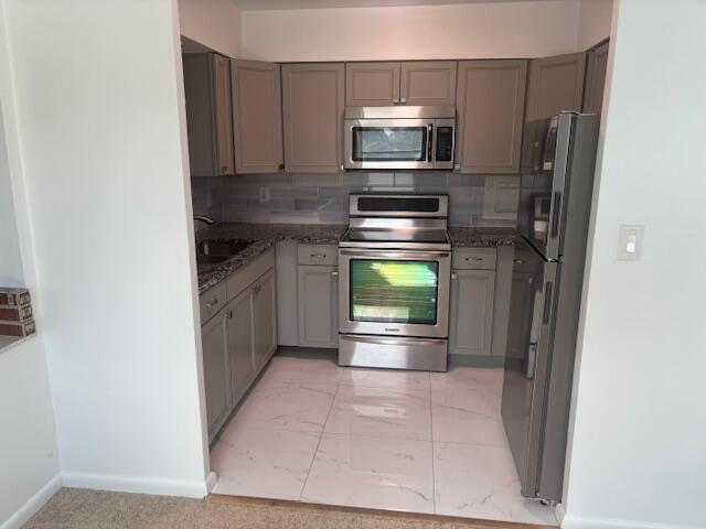 MERIDIAN CONDO 5 - Residential