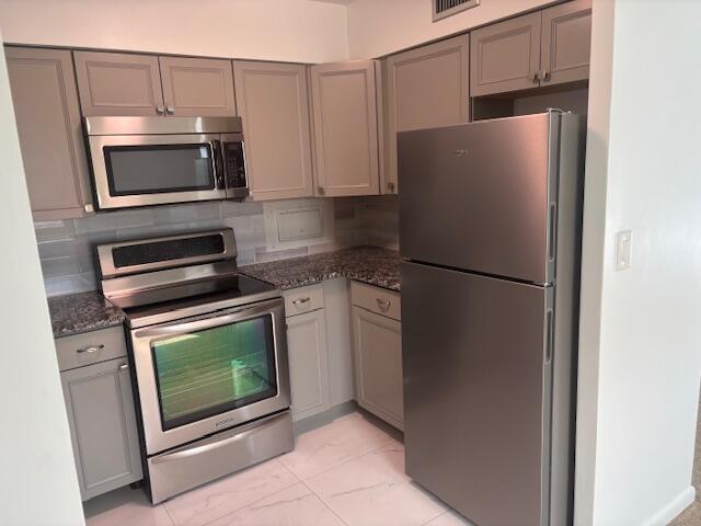 MERIDIAN CONDO 5 - Residential