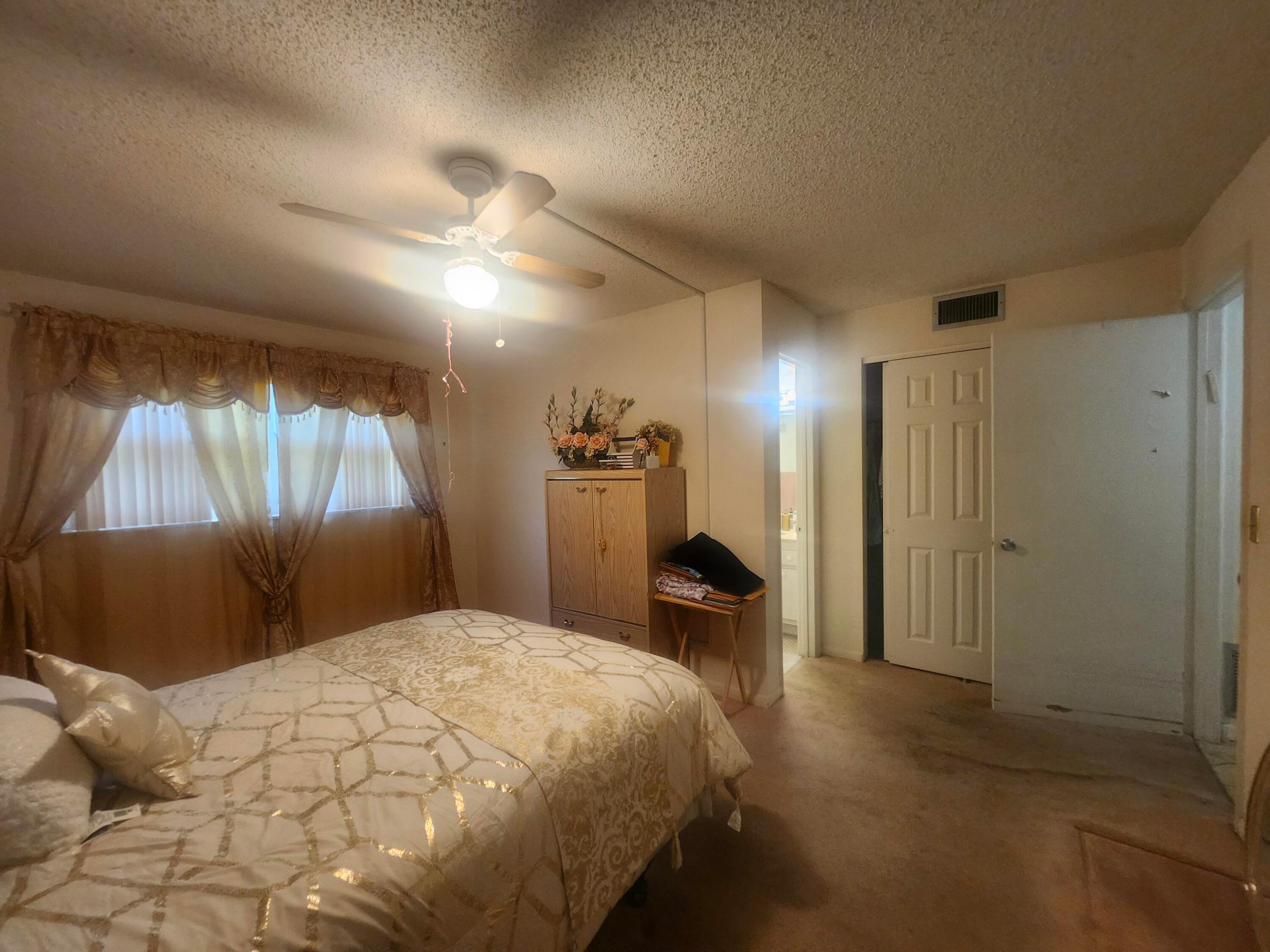 VILLAGE ROYALE FOREST GREEN CONDO - Residential