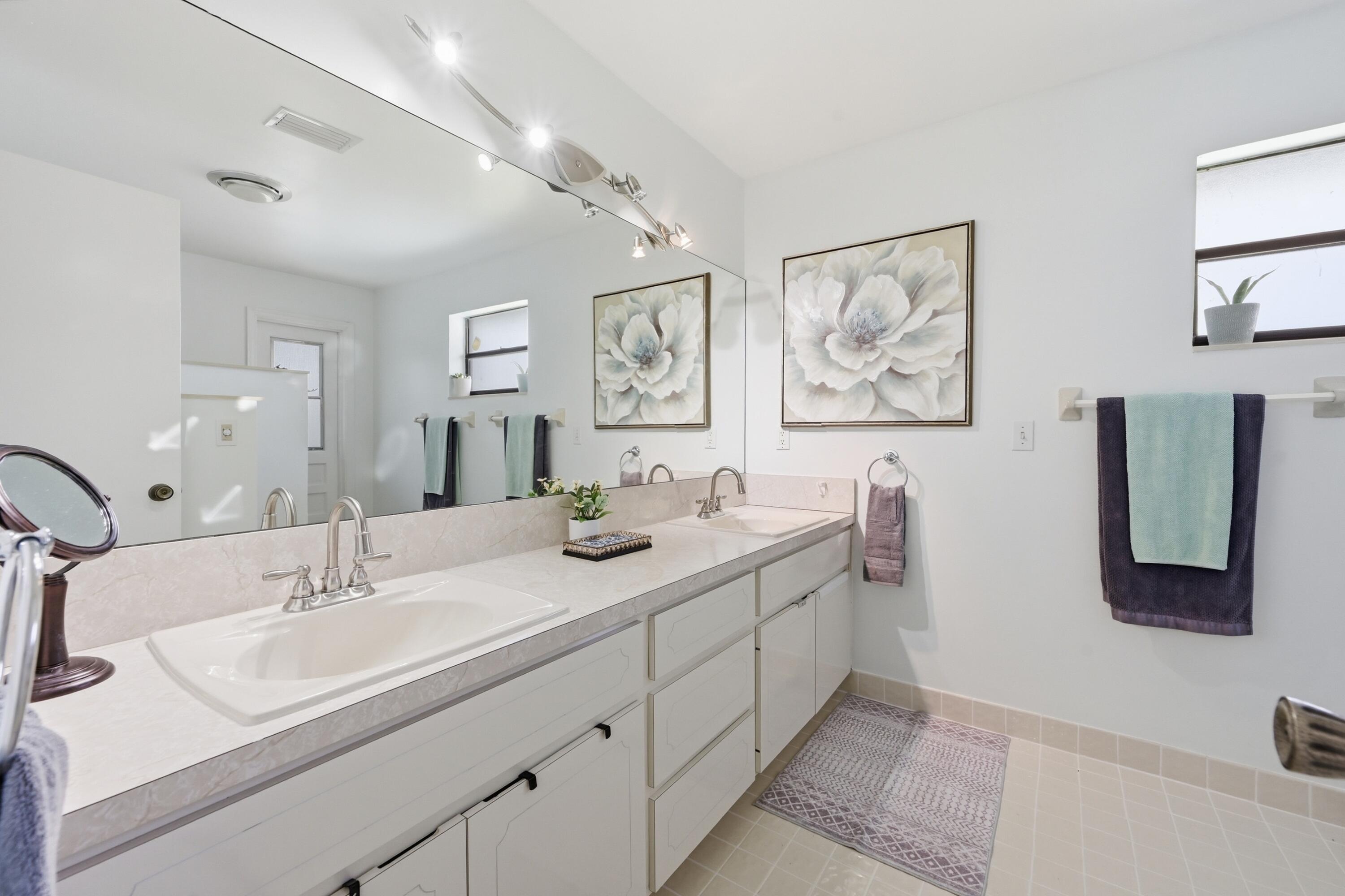 CYPRESS LAKES - Residential