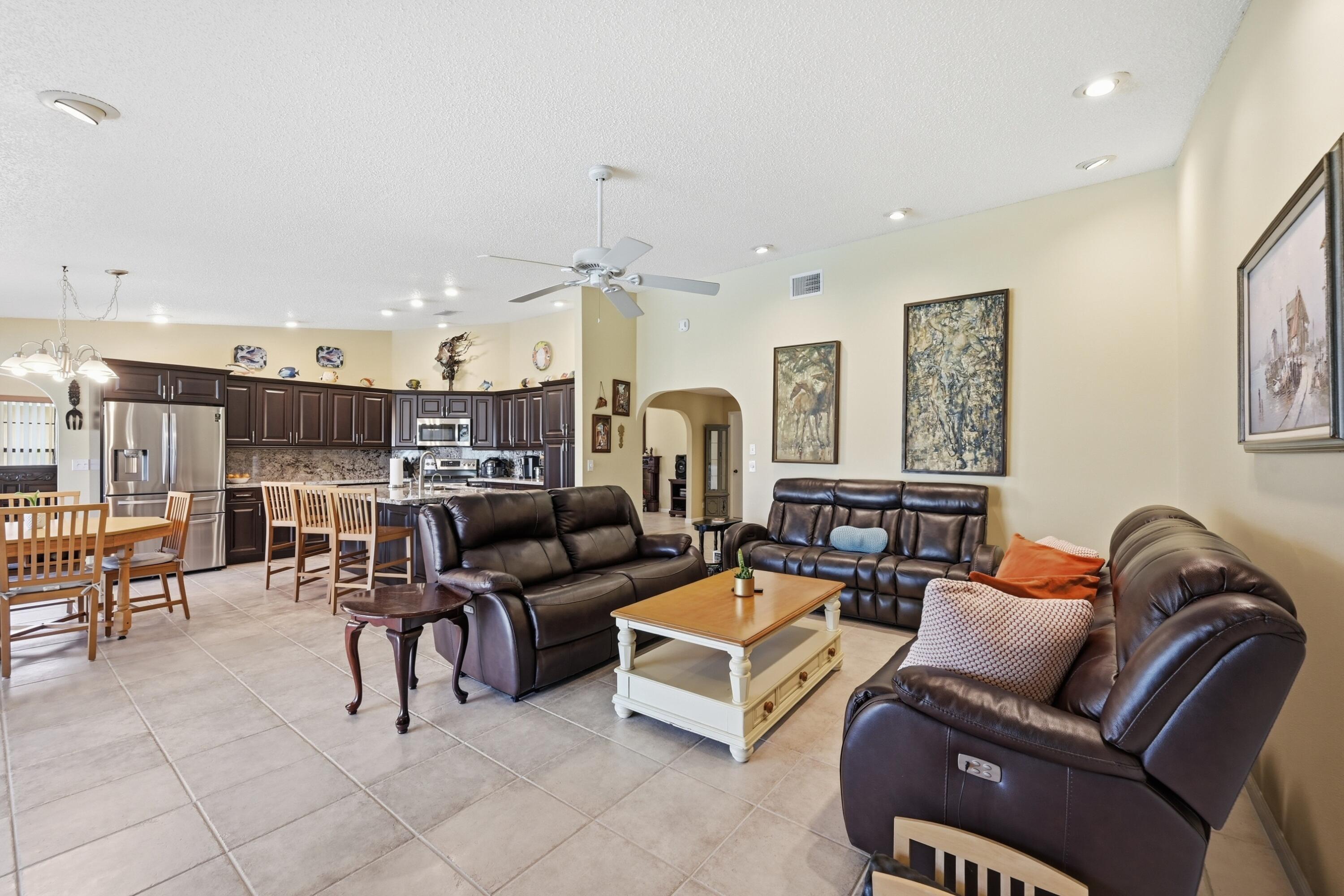 CYPRESS LAKES - Residential